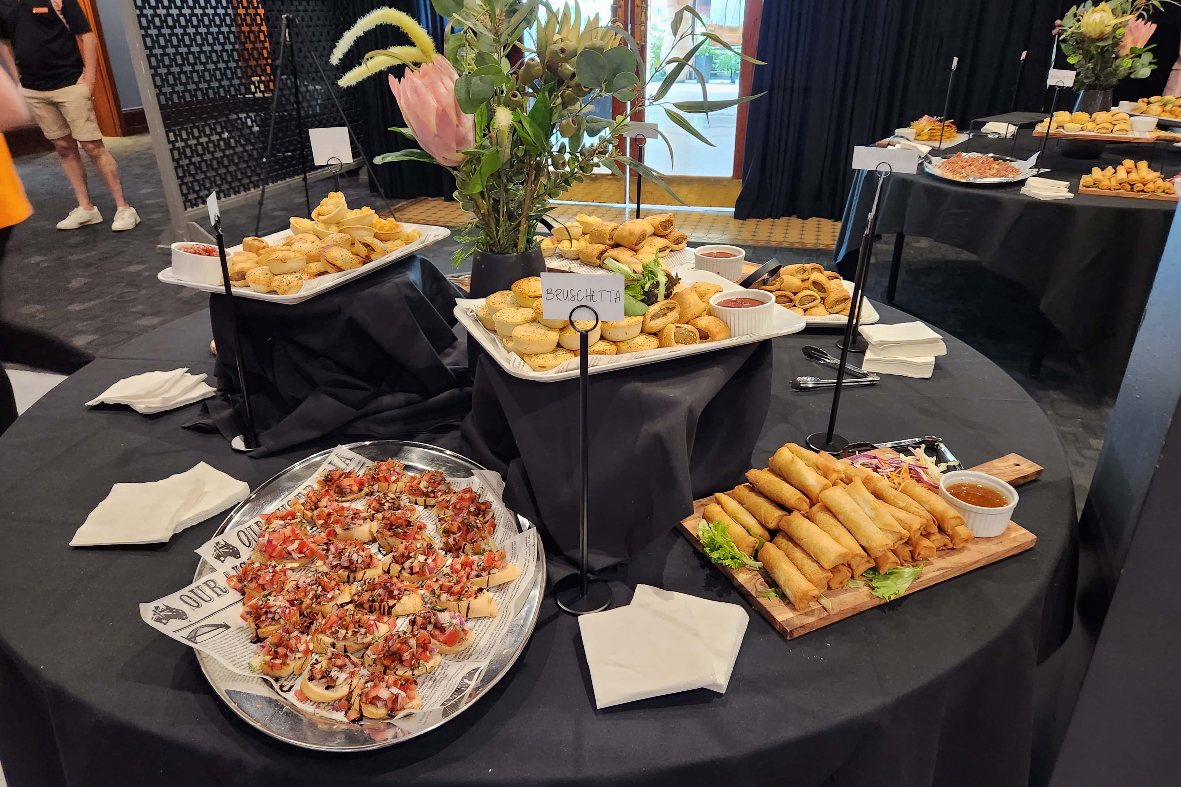 Longitude Room / Victory Room 6