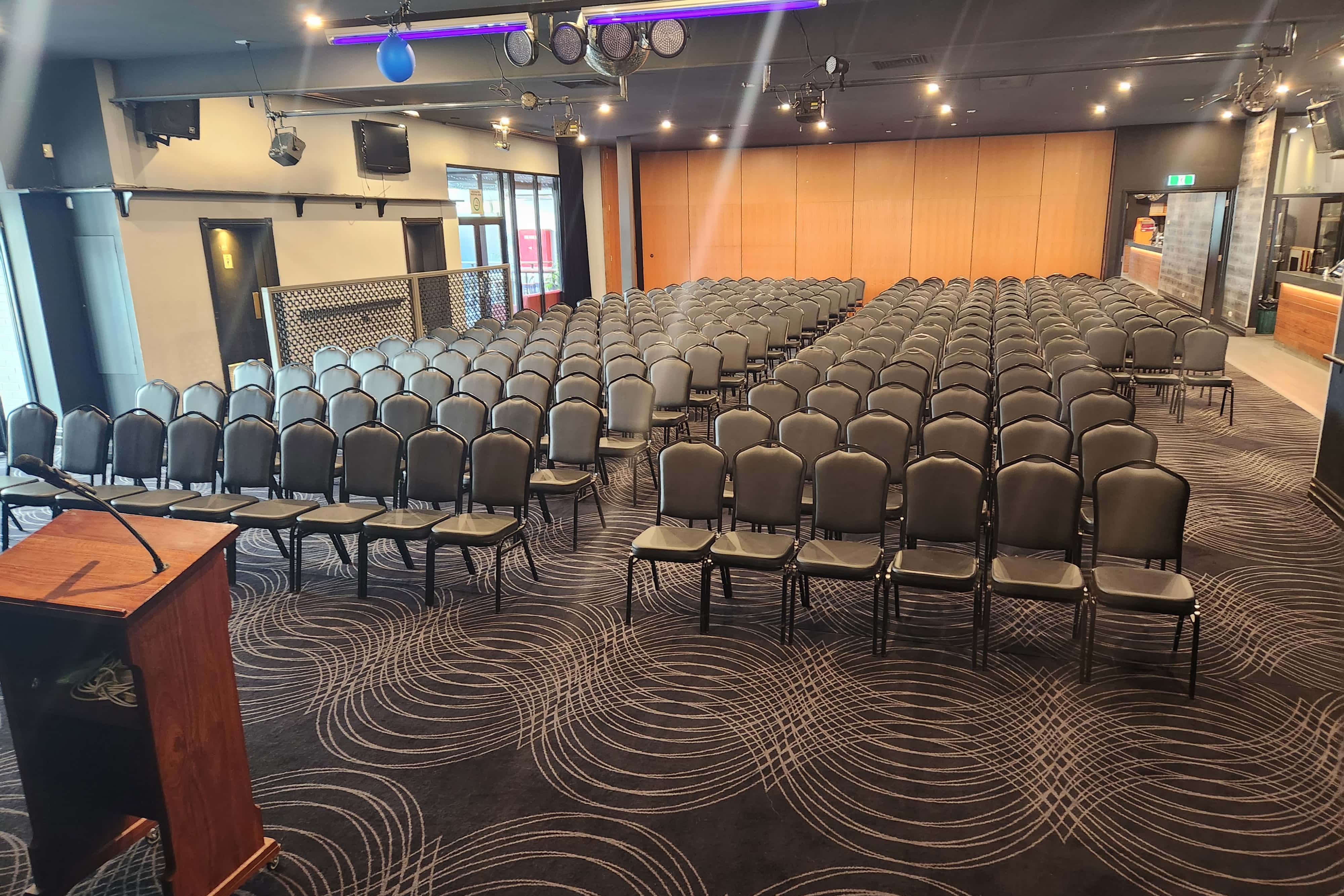 Longitude Room / Victory Room 8