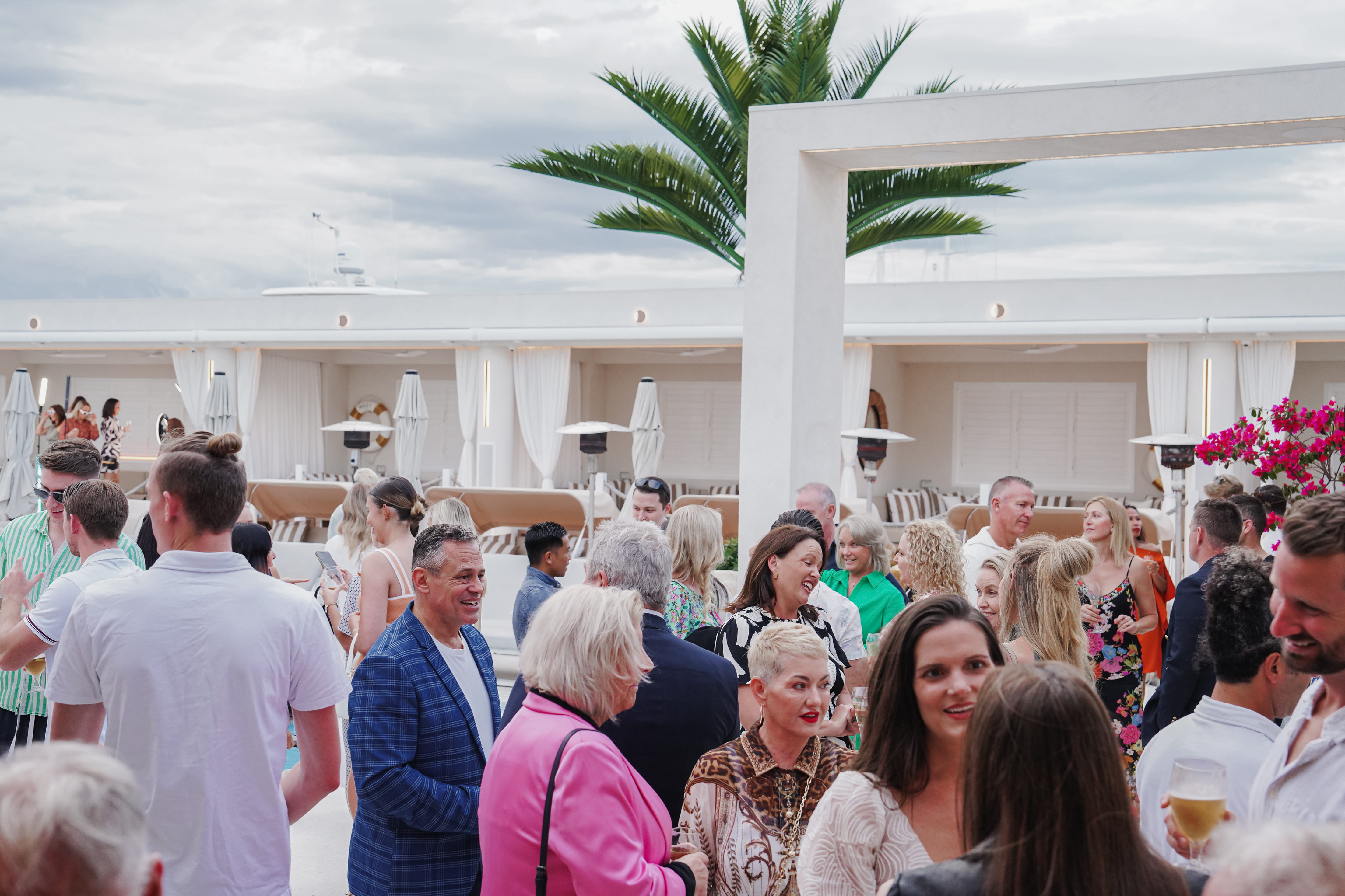 La Luna Beach Club (Pool) 11