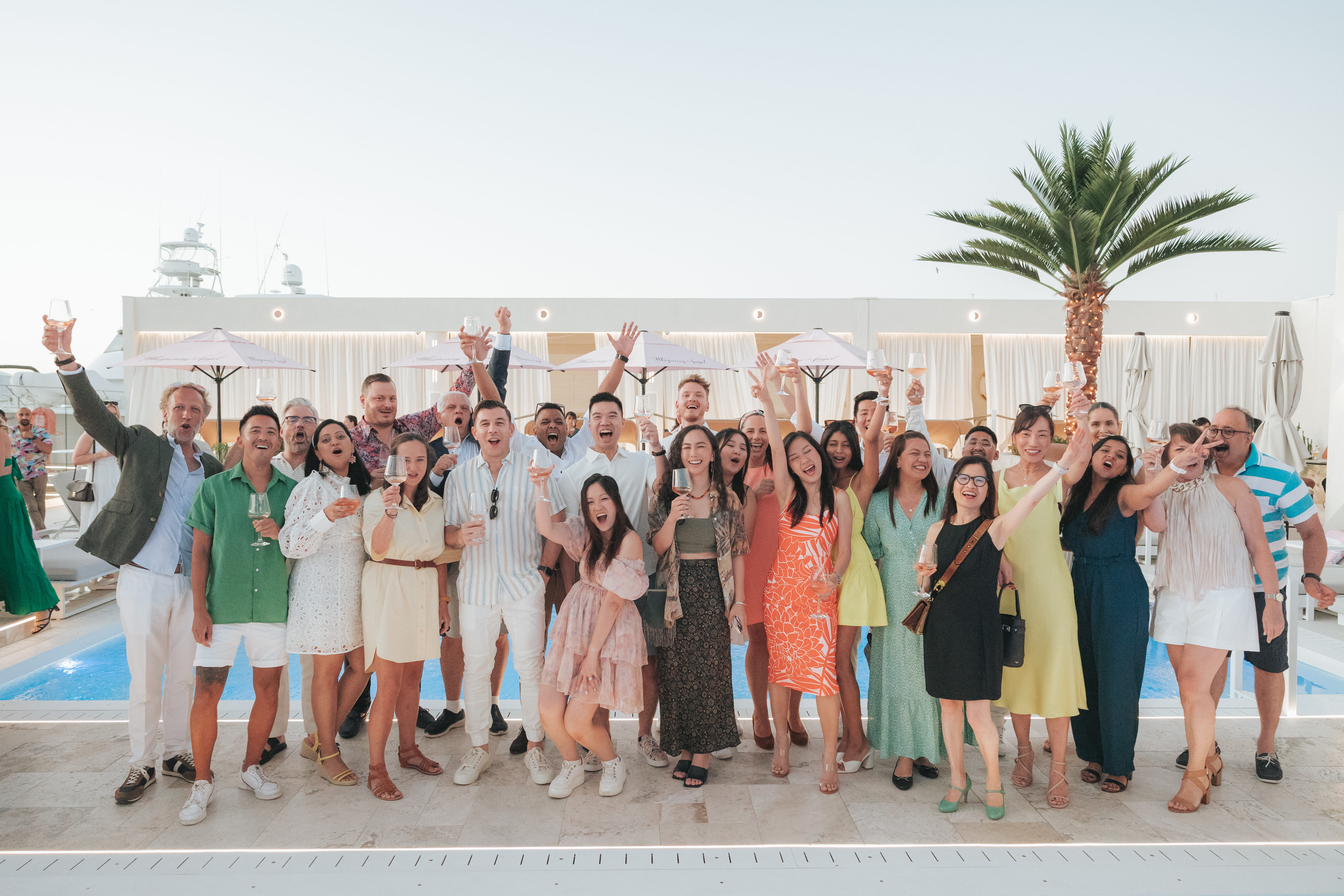 La Luna Beach Club (Pool) 14