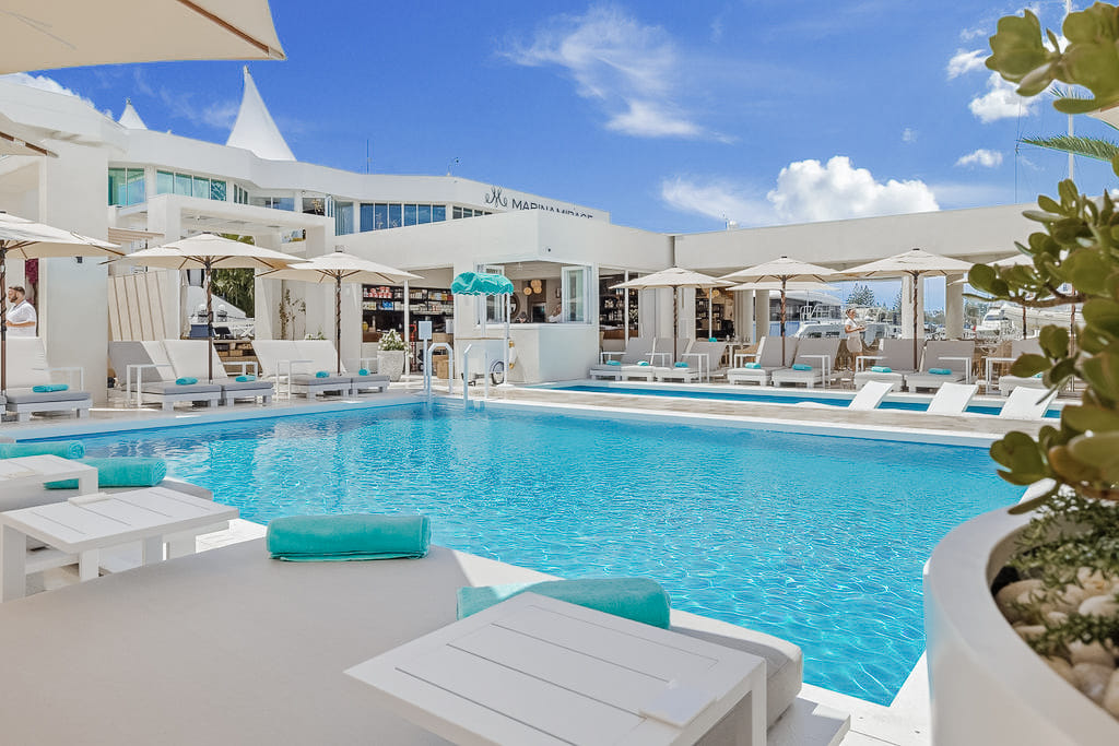 La Luna Beach Club (Pool) 5