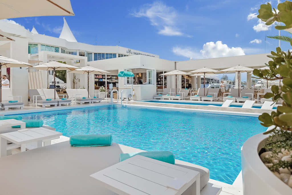 La Luna Beach Club (Pool) 5
