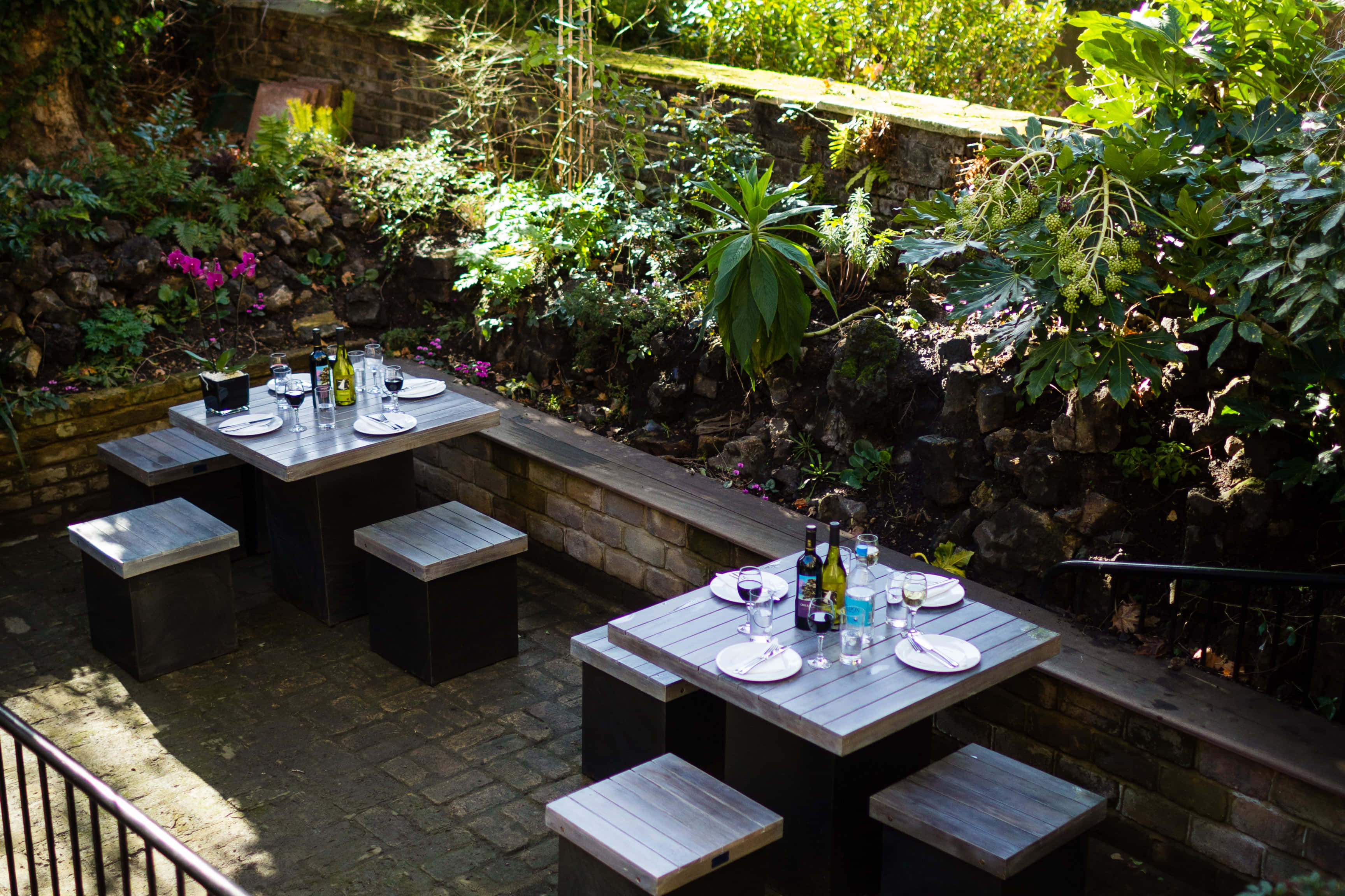 Hardy Room, Catering Area & Garden 9