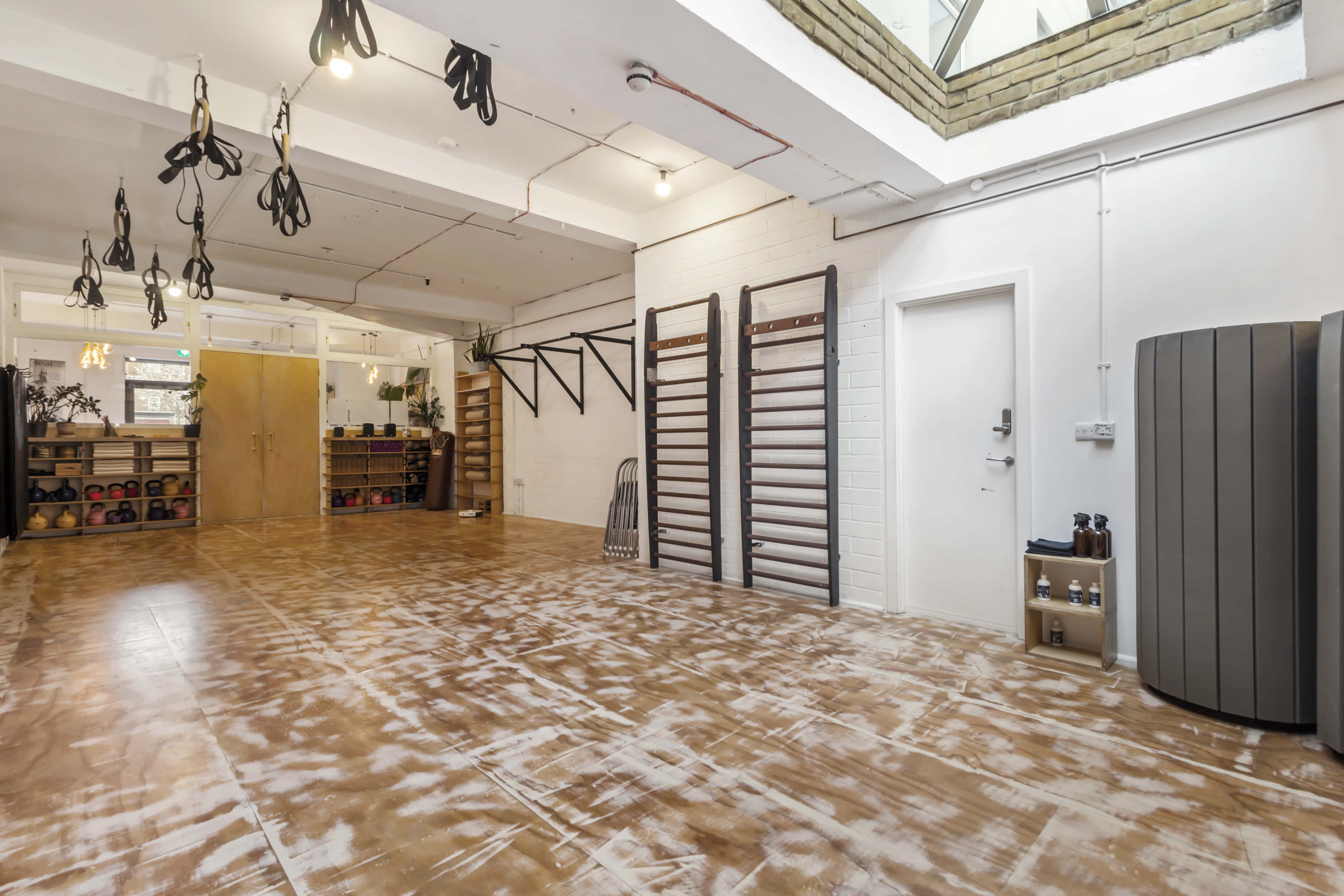 Bright Spacious Strength Studio Space in East London 0