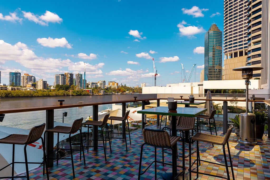 Main Deck + Sky Deck 3D tour