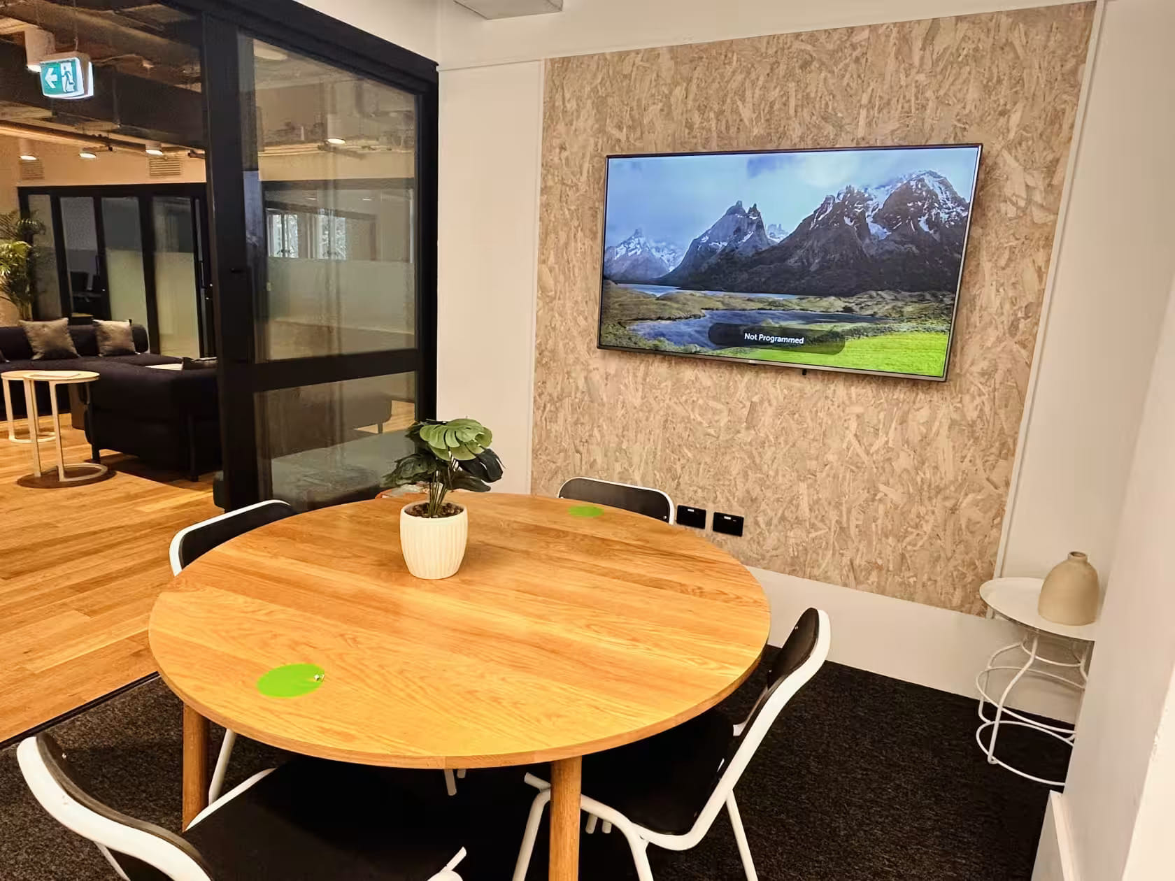 4-Seater Meeting Rooms