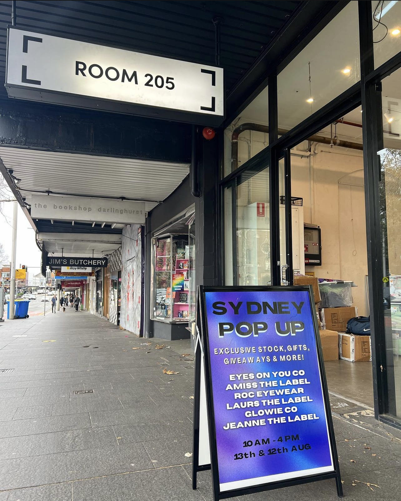 ROOM205 - Pop Up Shop 1