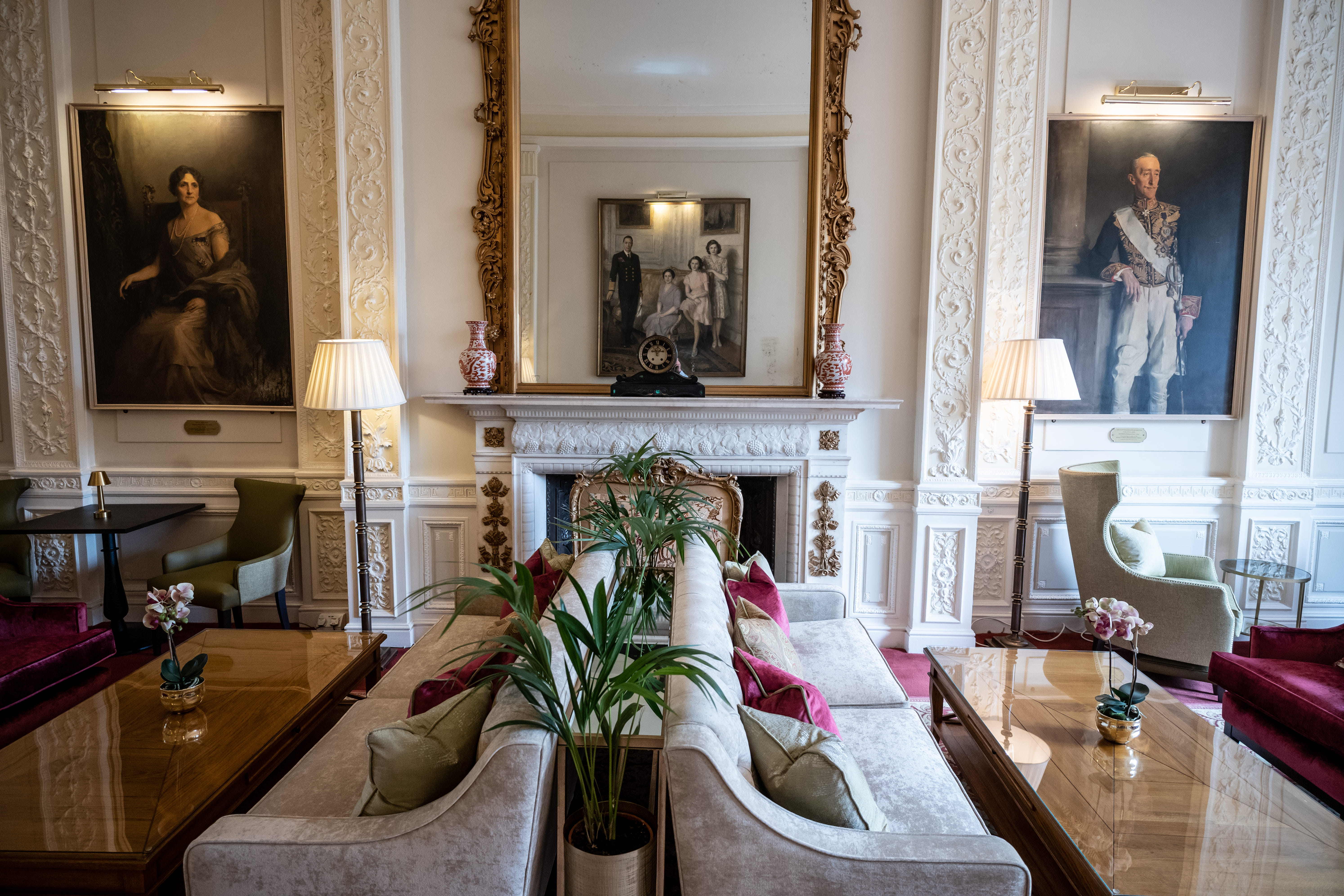 Drawing Room & Mountbatten Room 7