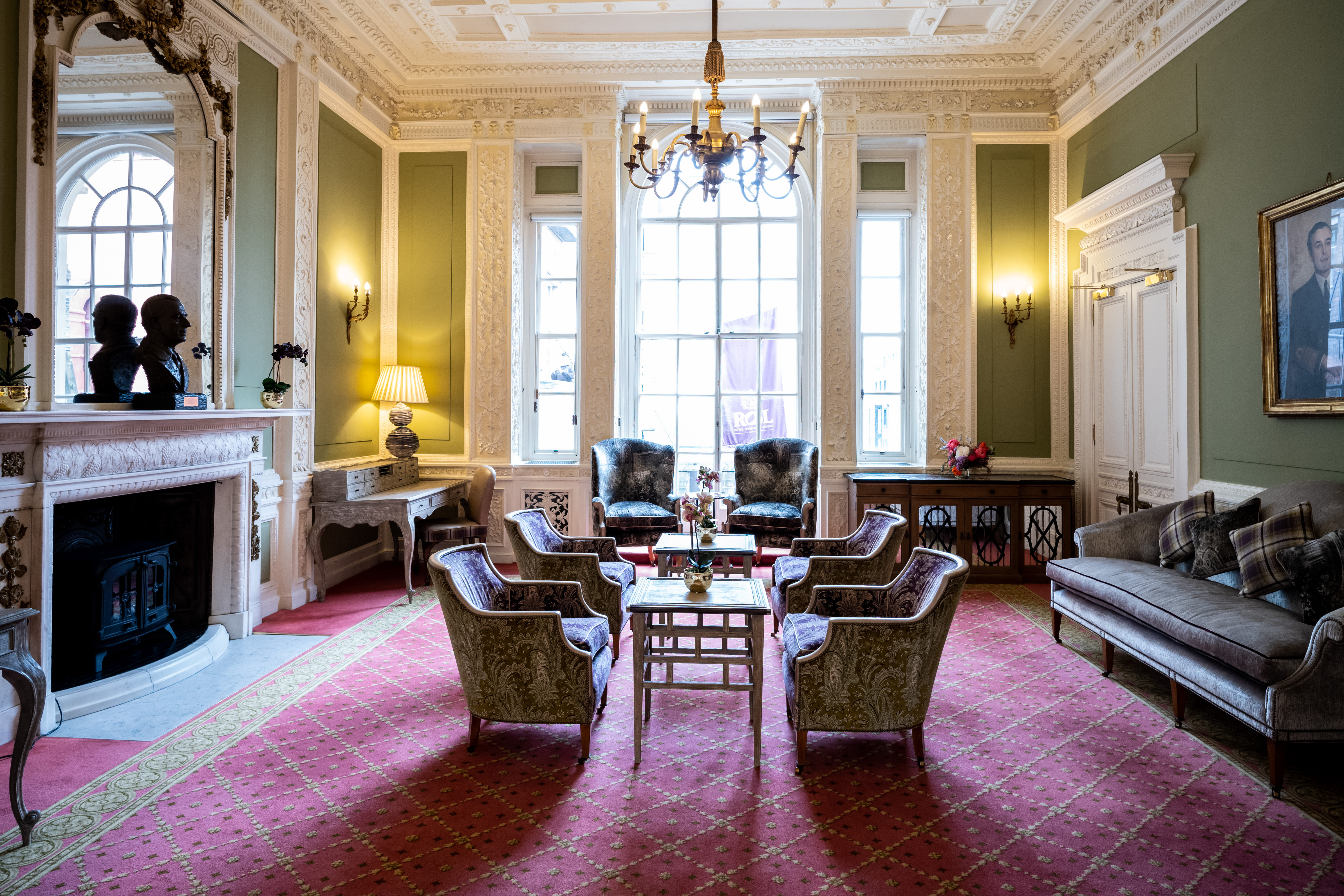 Drawing Room & Mountbatten Room 9