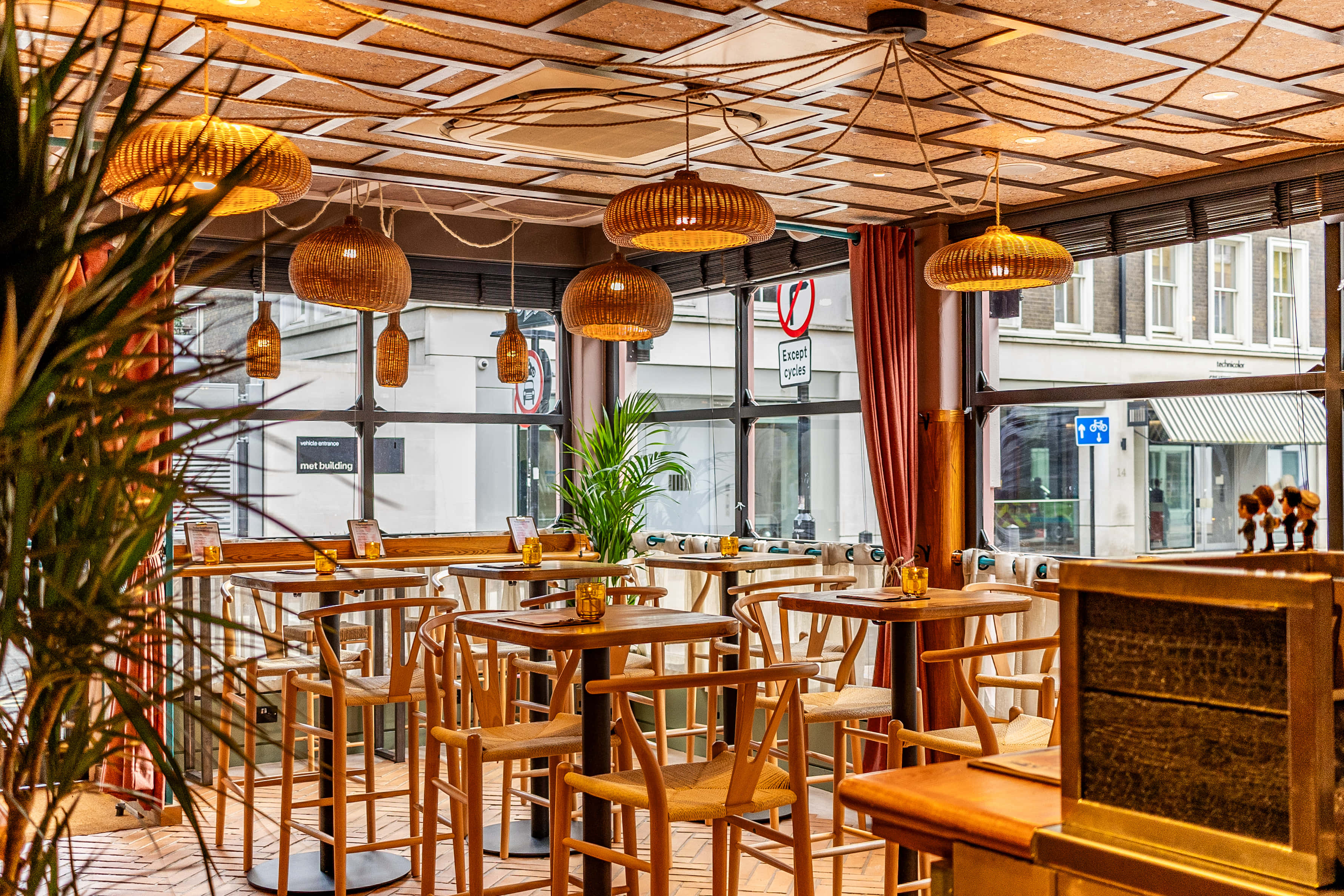 Royal Cocktail Exchange - full venue 1