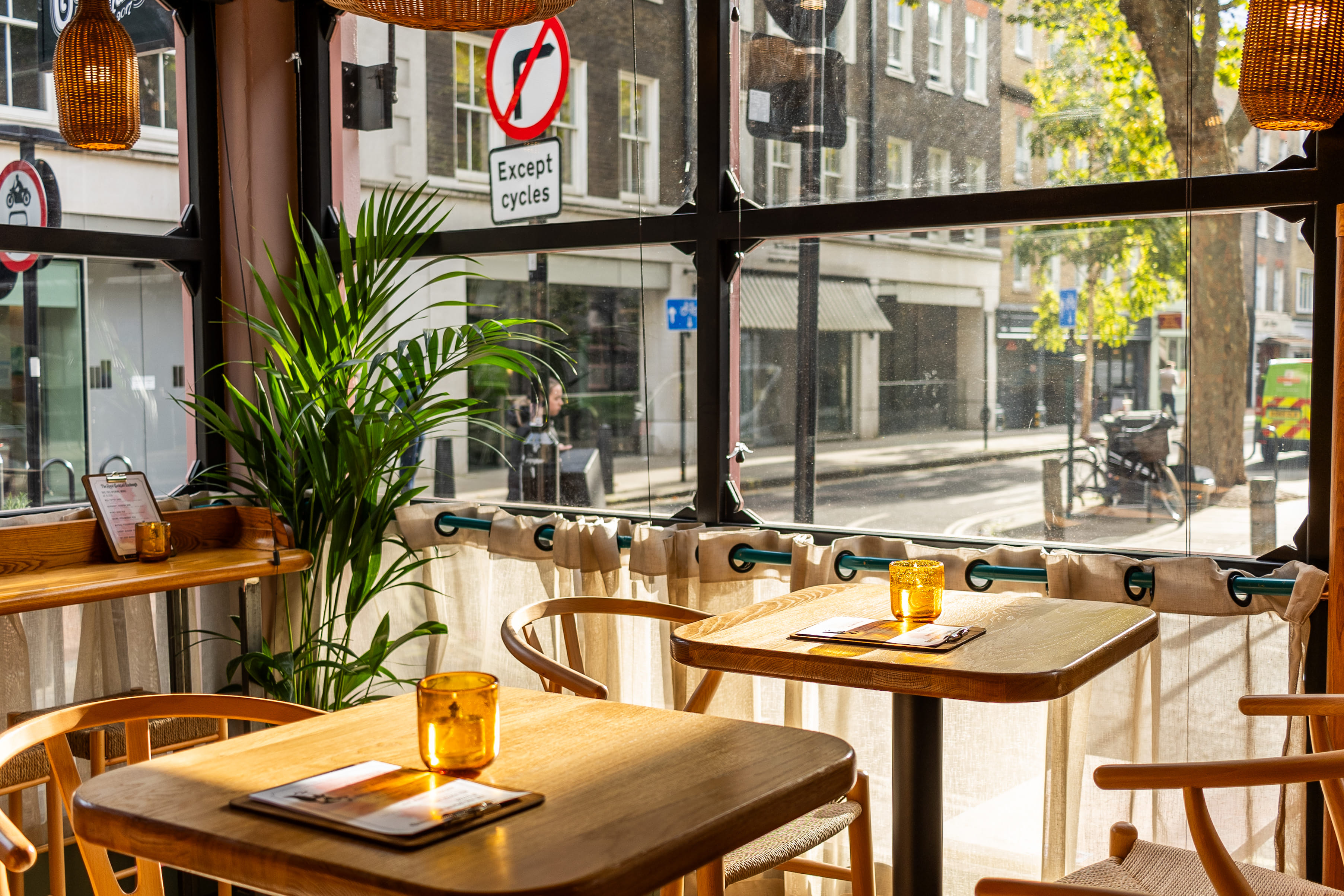 Royal Cocktail Exchange - full venue 2