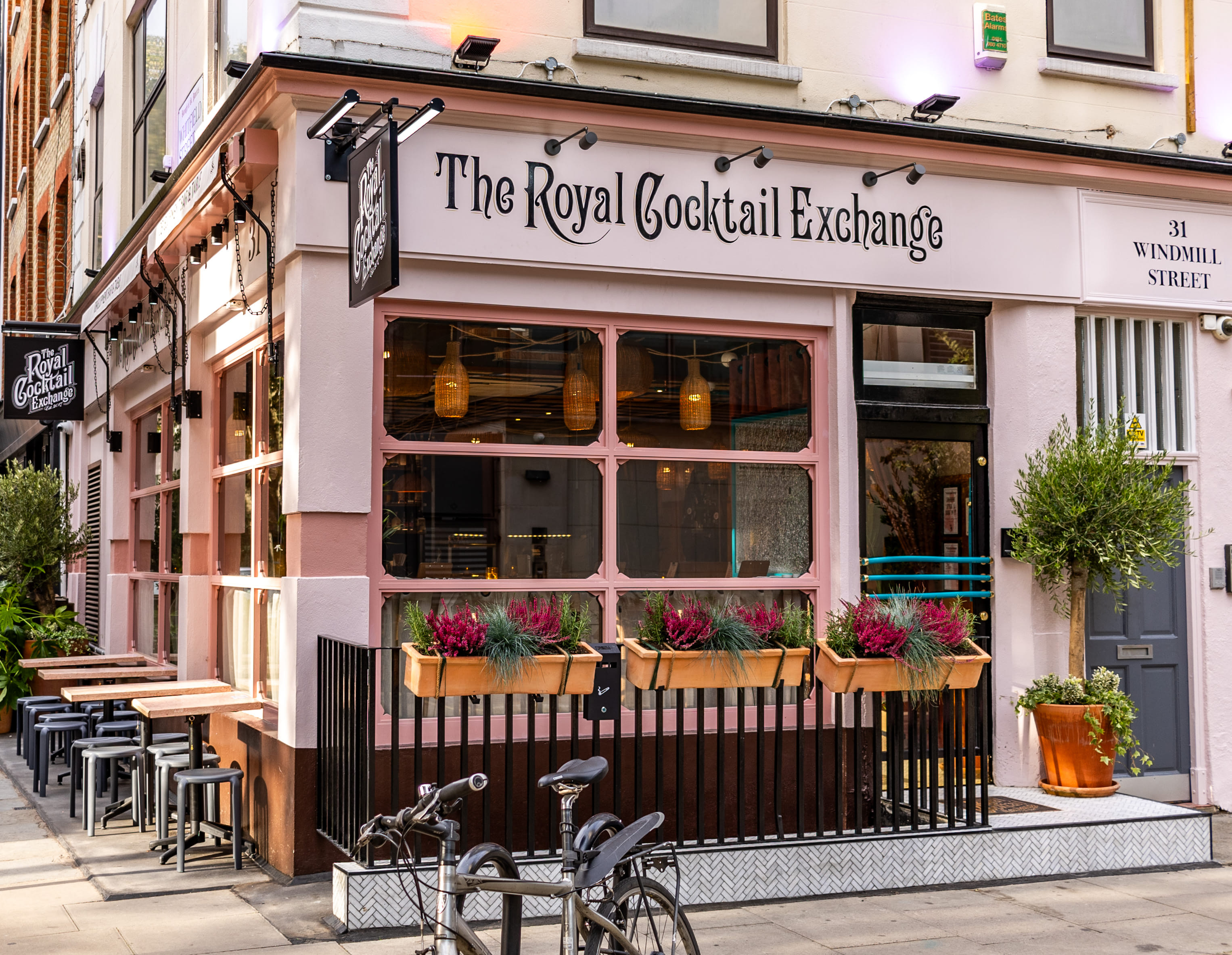 Royal Cocktail Exchange - full venue