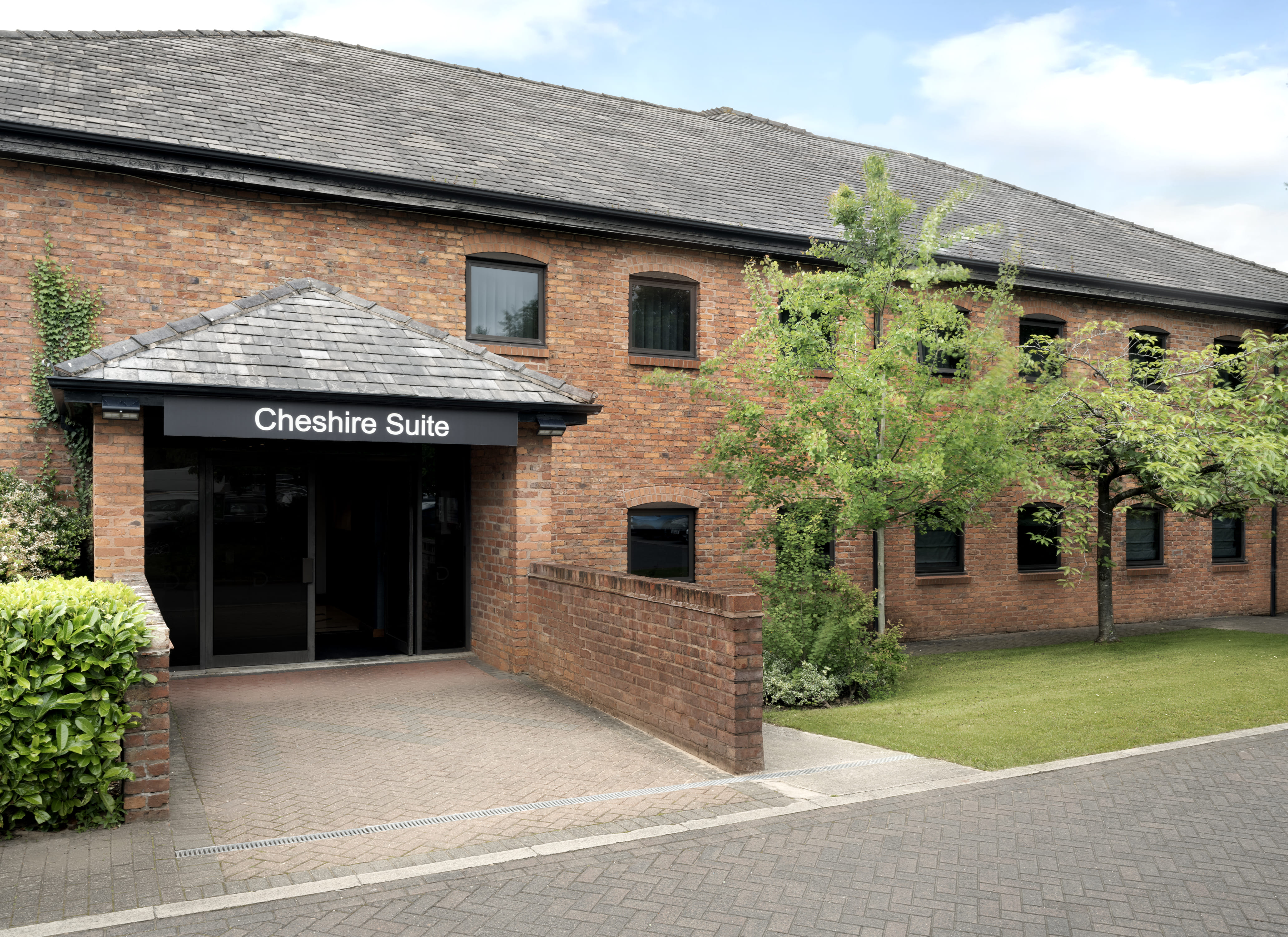 The Cheshire Suite 4