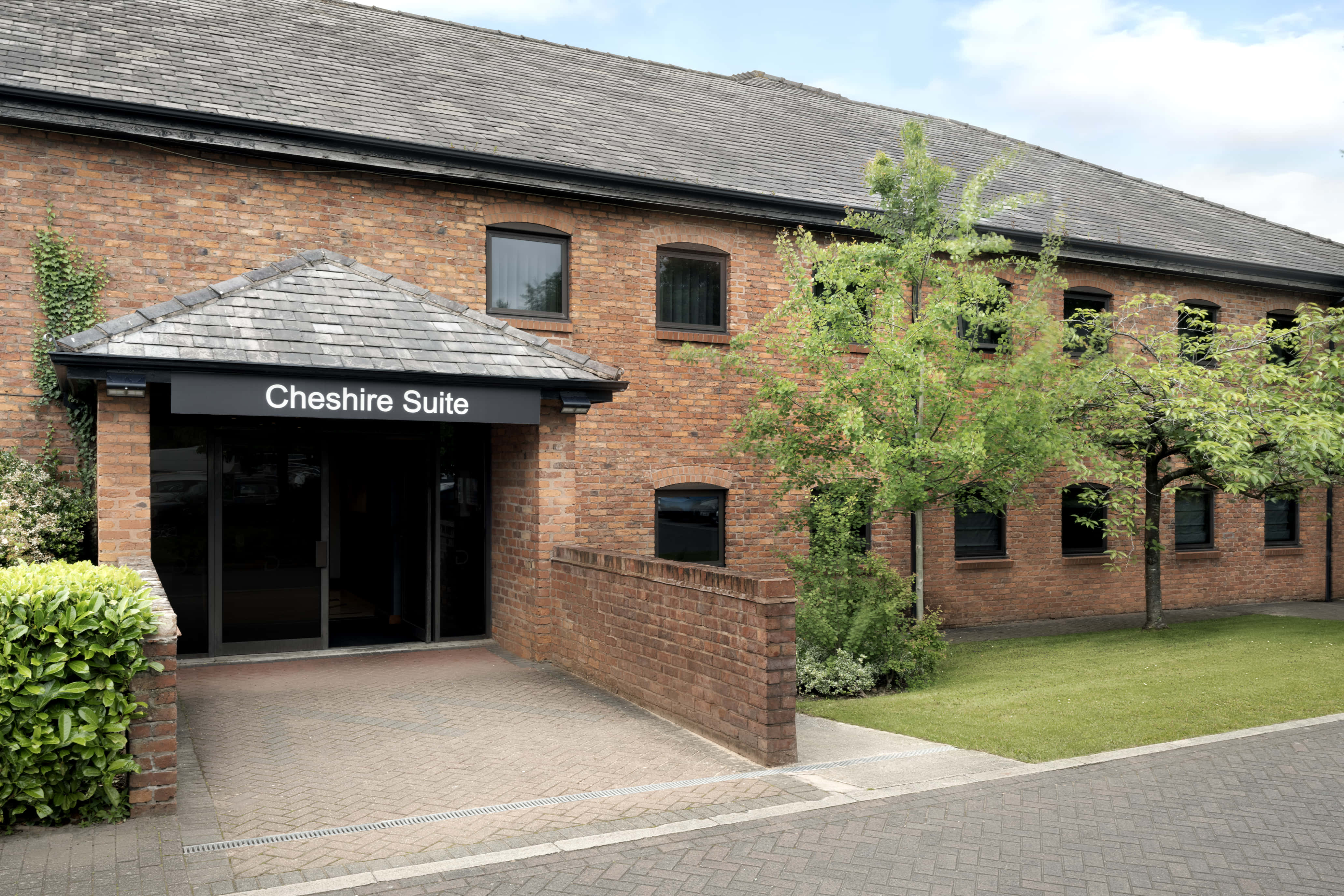 The Cheshire Suite 4