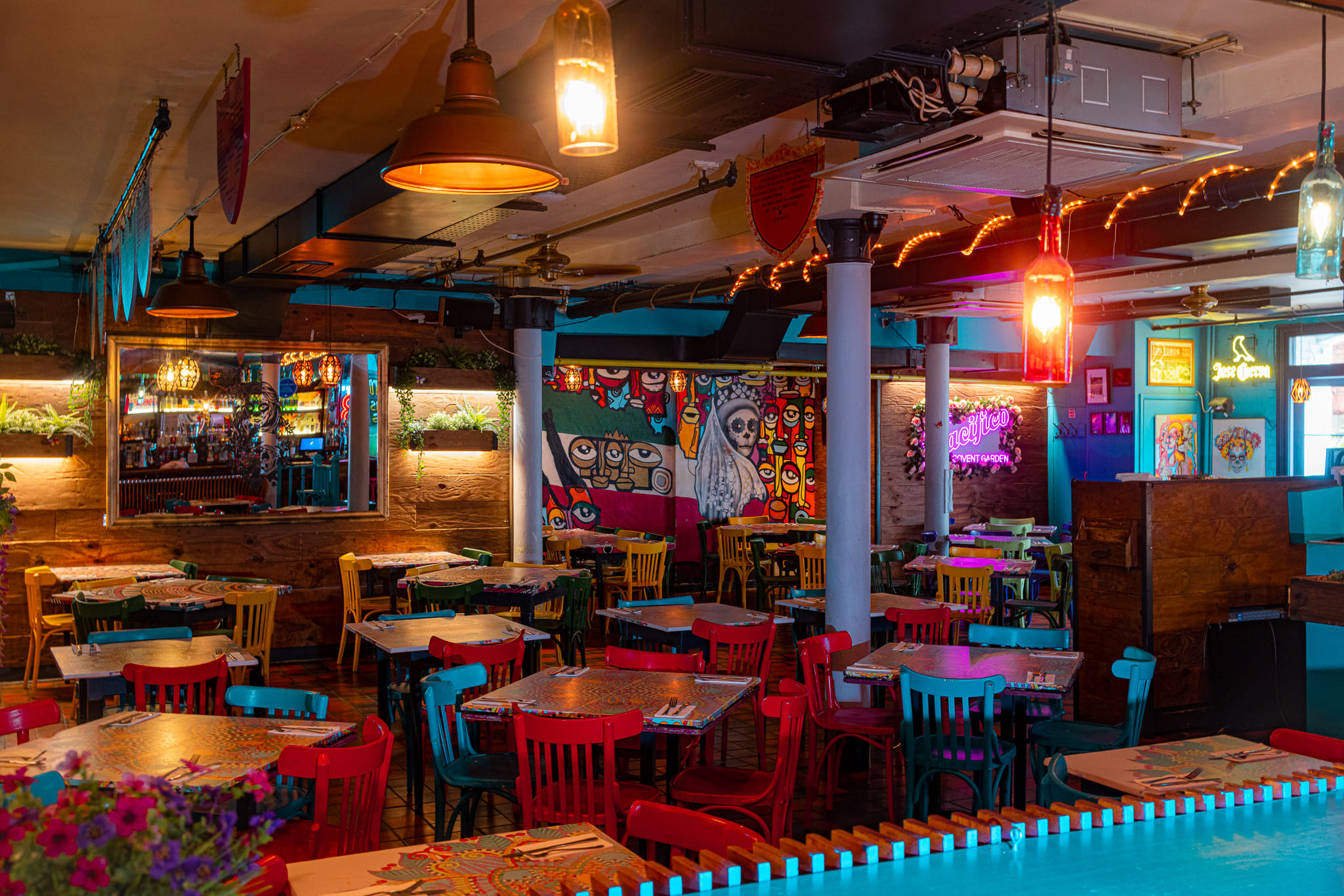 CAFE PACIFICO - MIDDLE 9