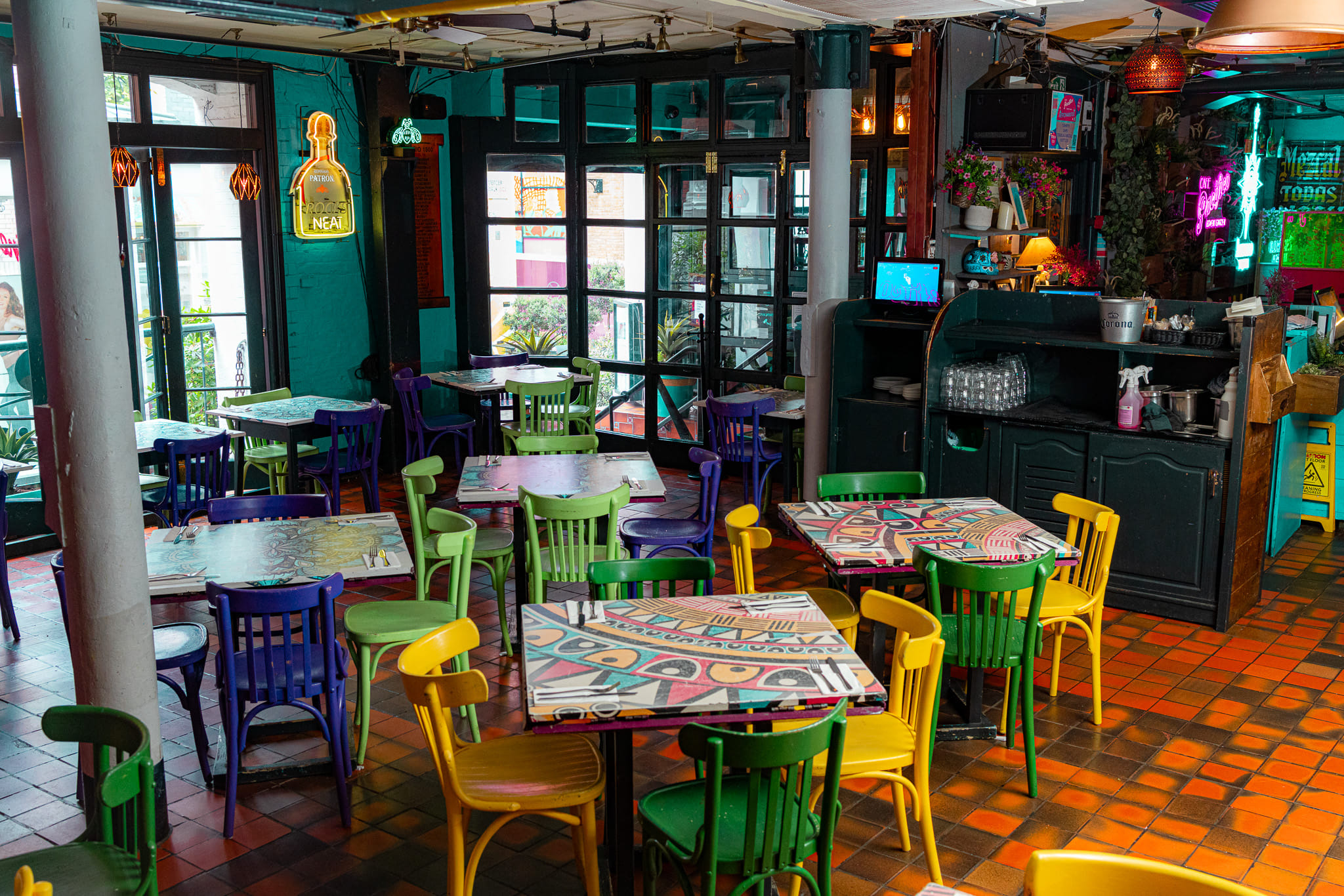 CAFE PACIFICO - FRONT 6