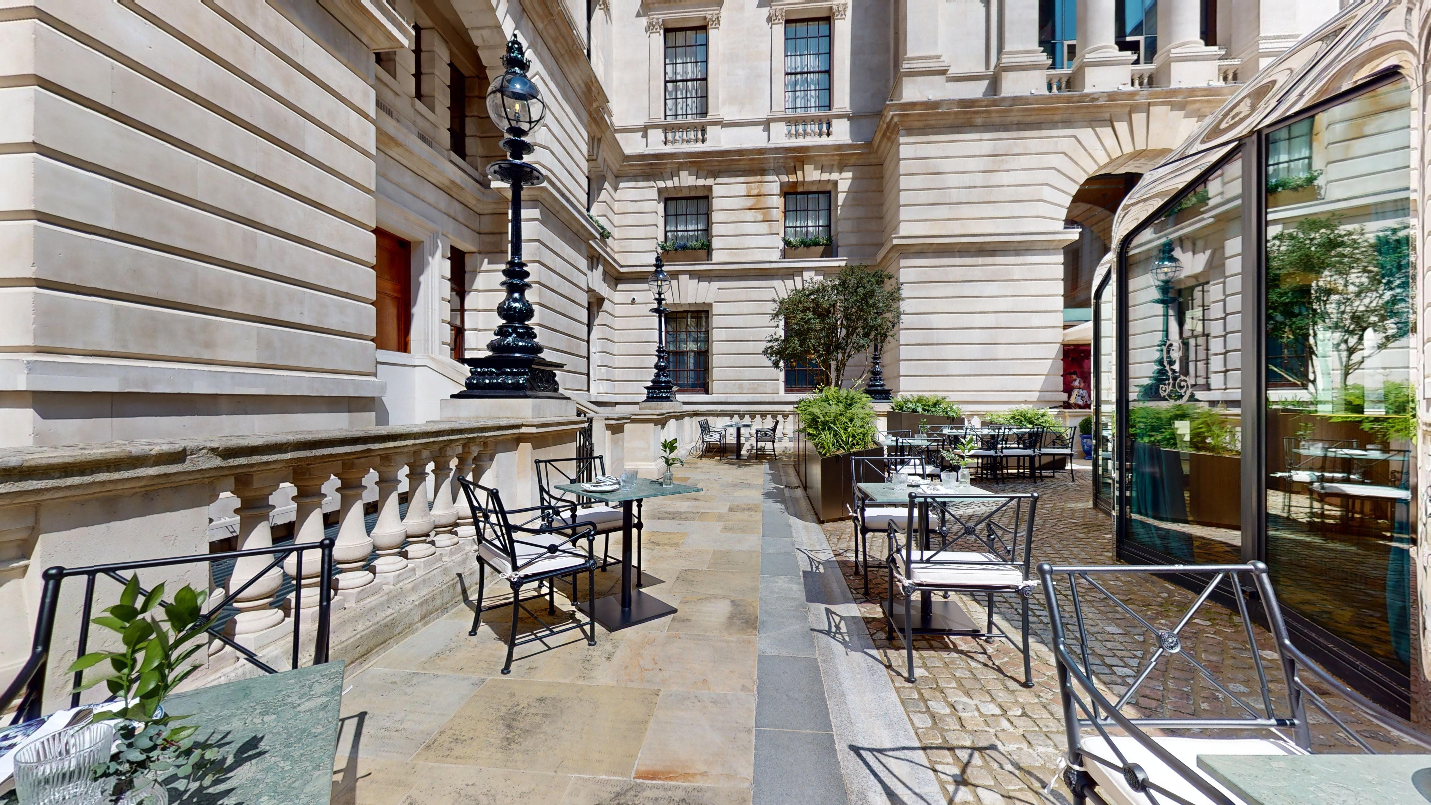 The Salon and Pavilion at Café Lapérouse 3