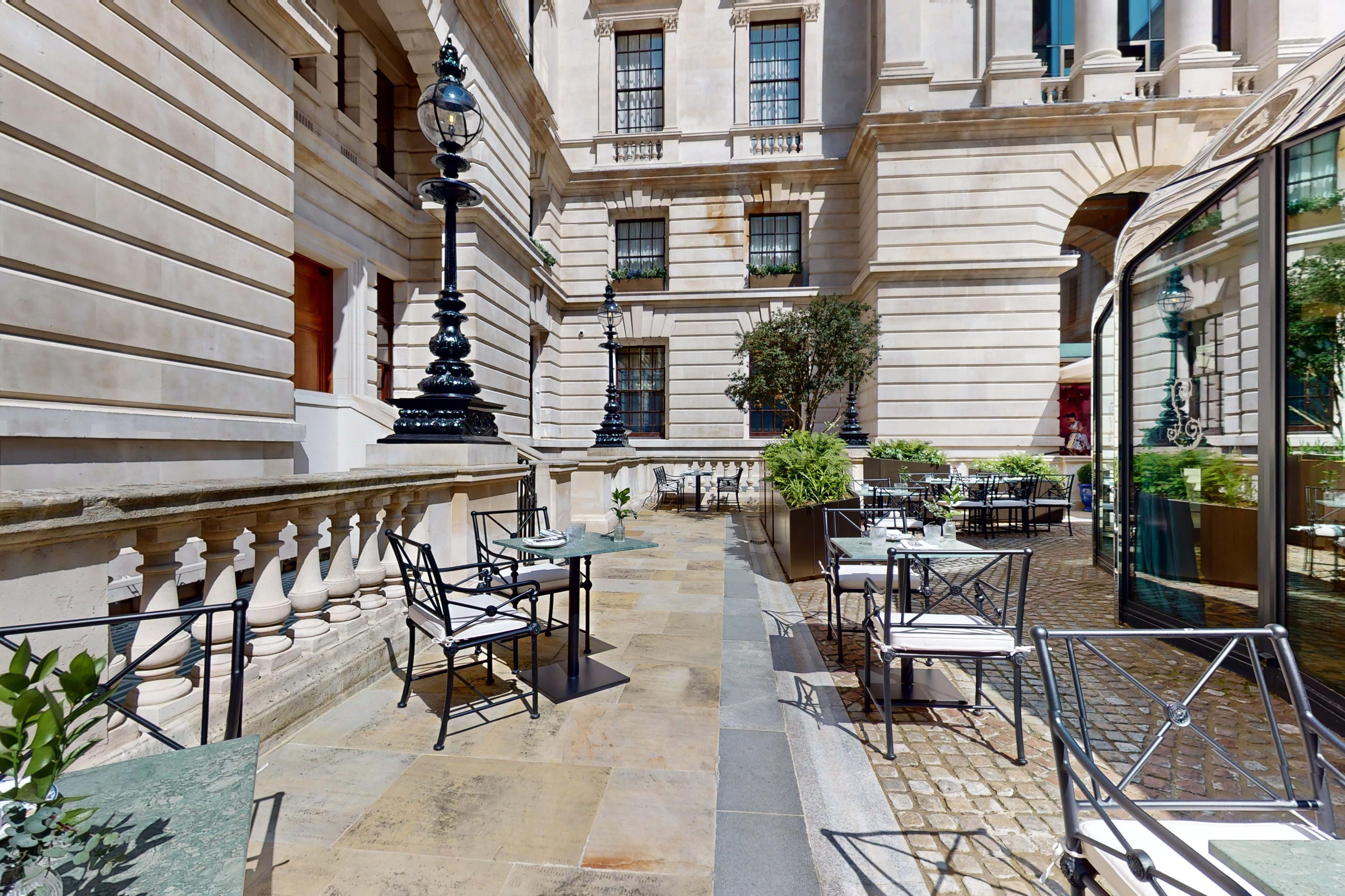 The Salon and Pavilion at Café Lapérouse 3