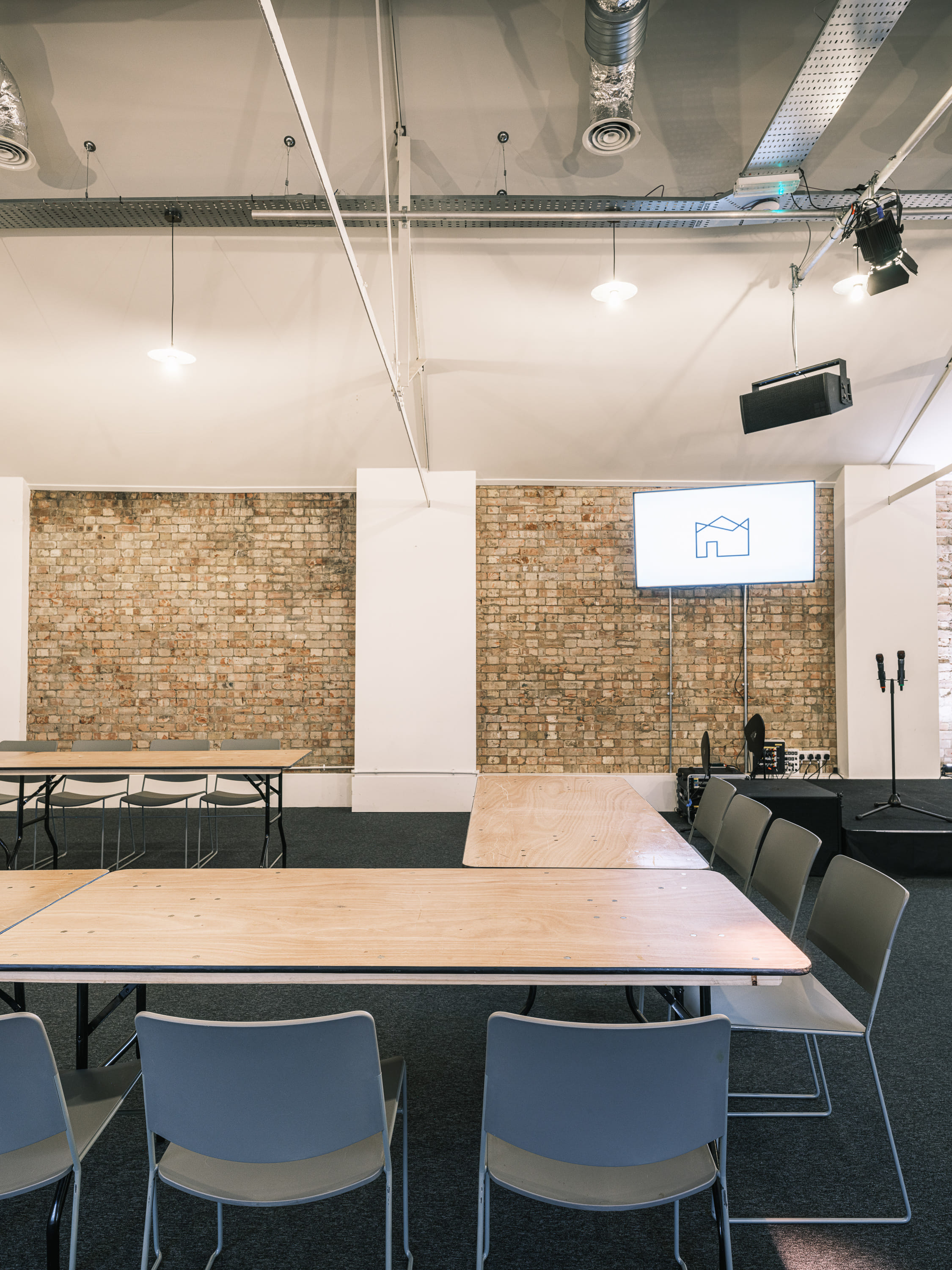 Modern Conference, Events & Live Music space at King's House 8