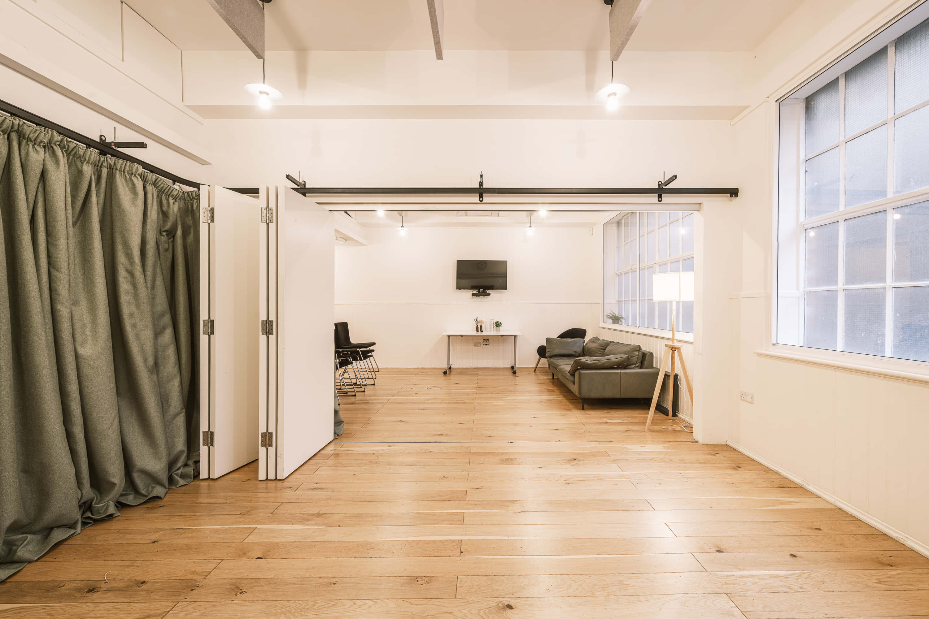 Modern Conference, Events & Live Music space at King's House 17