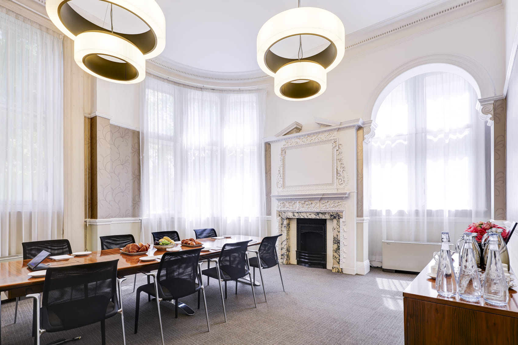 New York / Dubai / Hong Kong