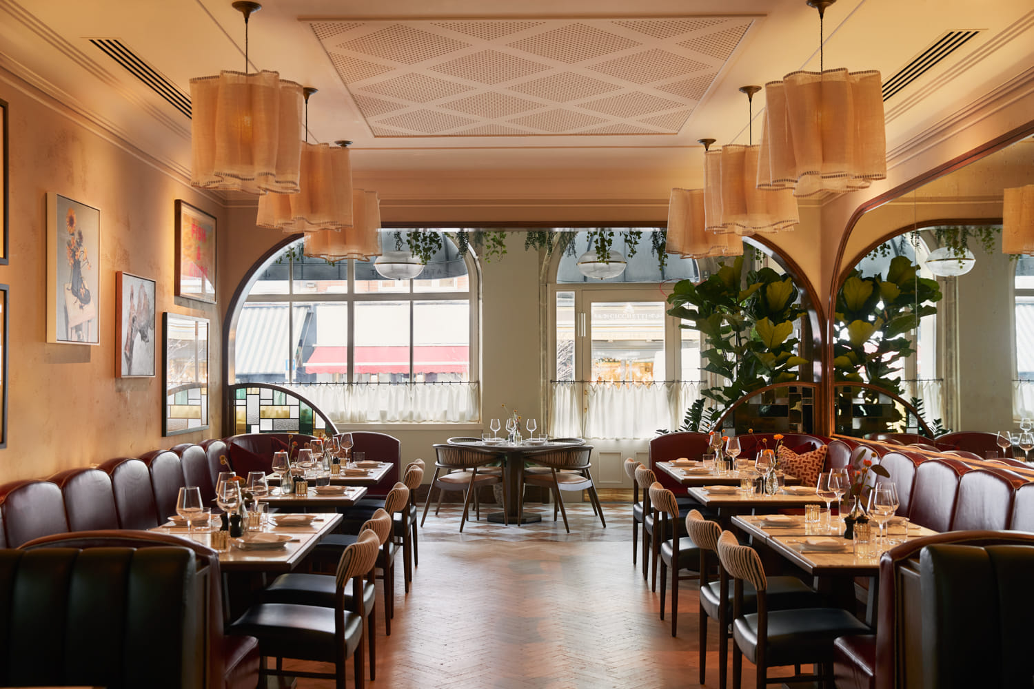 The Dining Room & Bar  5