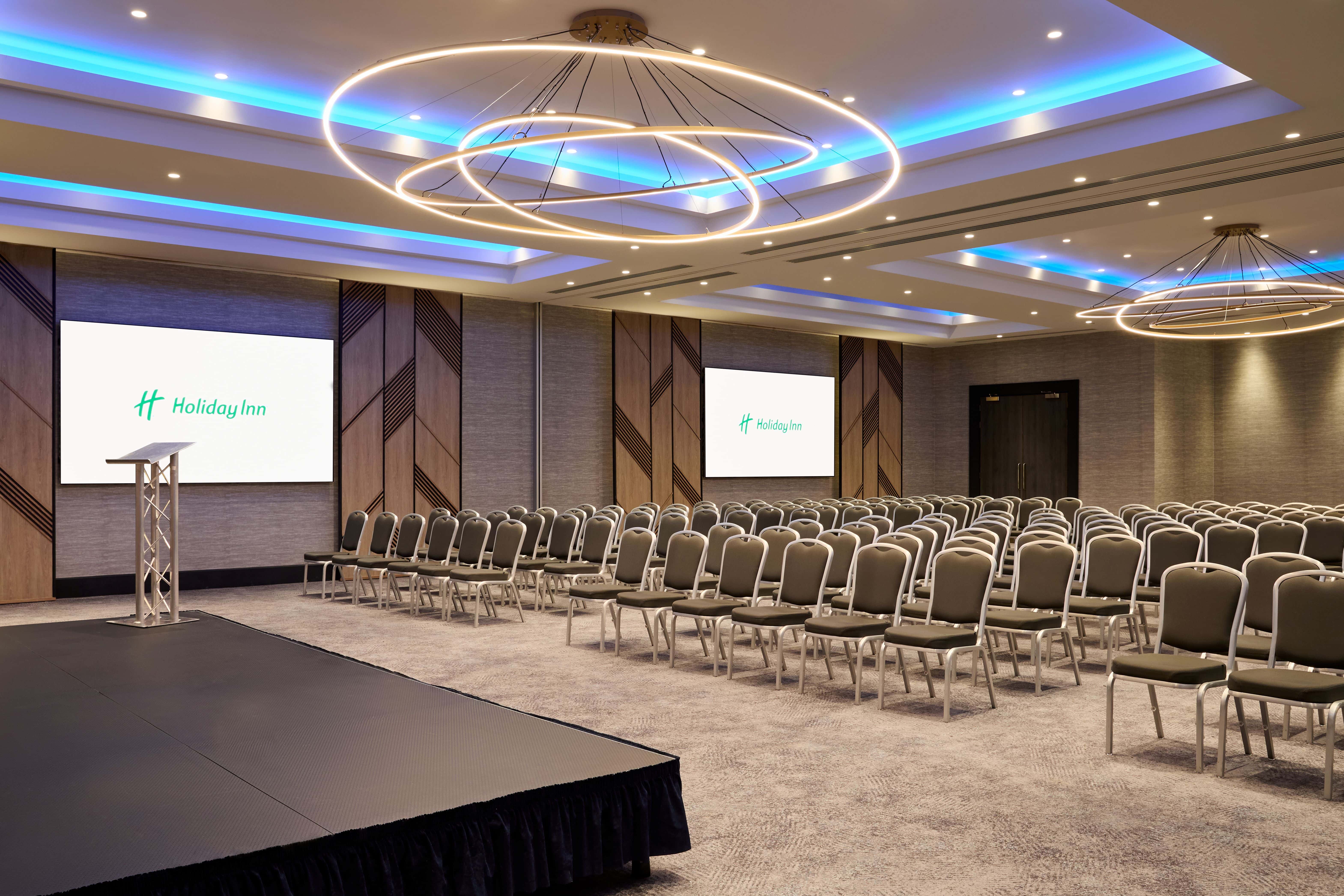 Booker & Turner Suite 3