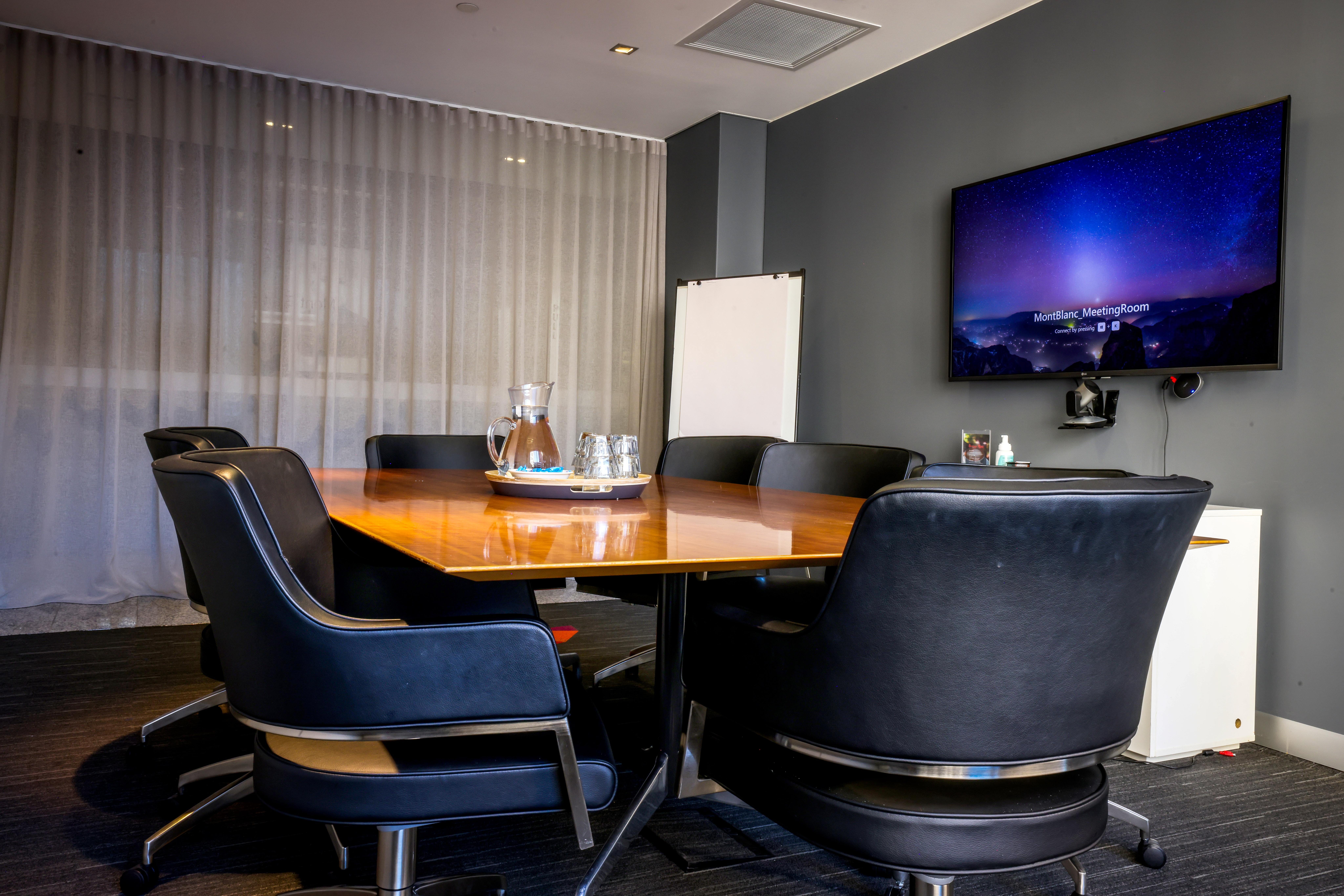 Mont Blanc I 8 person Meeting Room  1