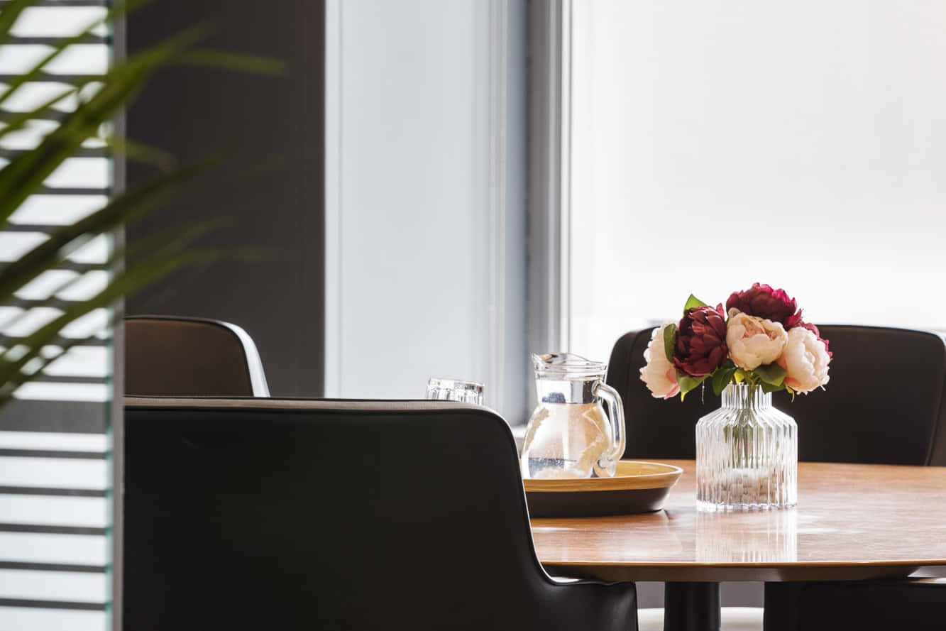 Olympus I 6 Person Meeting Room 1