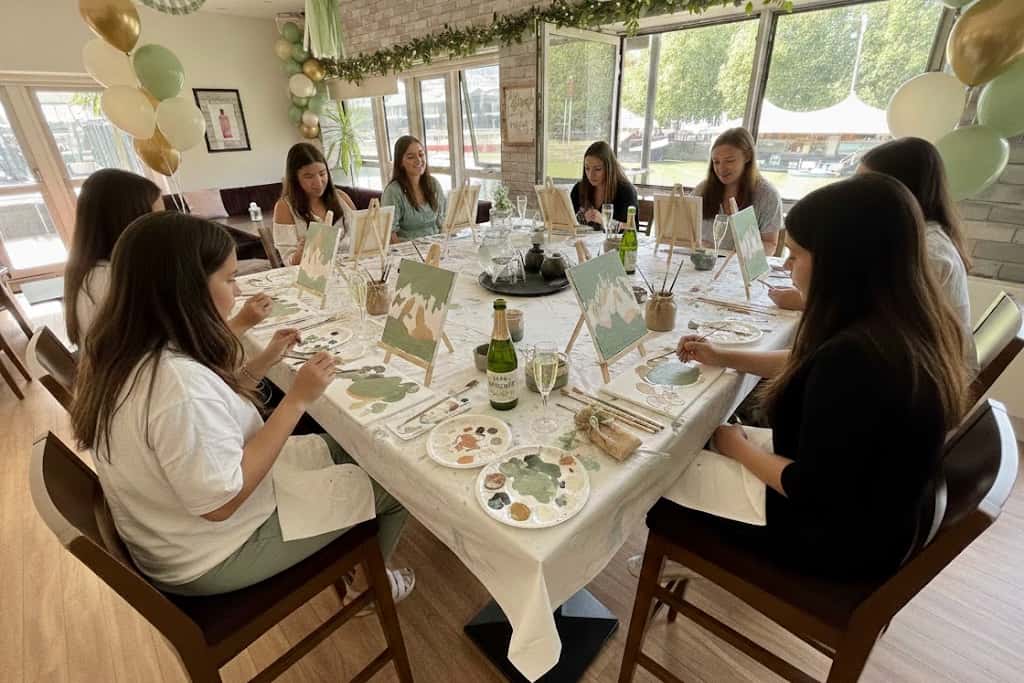 Baby Showers & Gender Reveals In The Lounge Bar 0