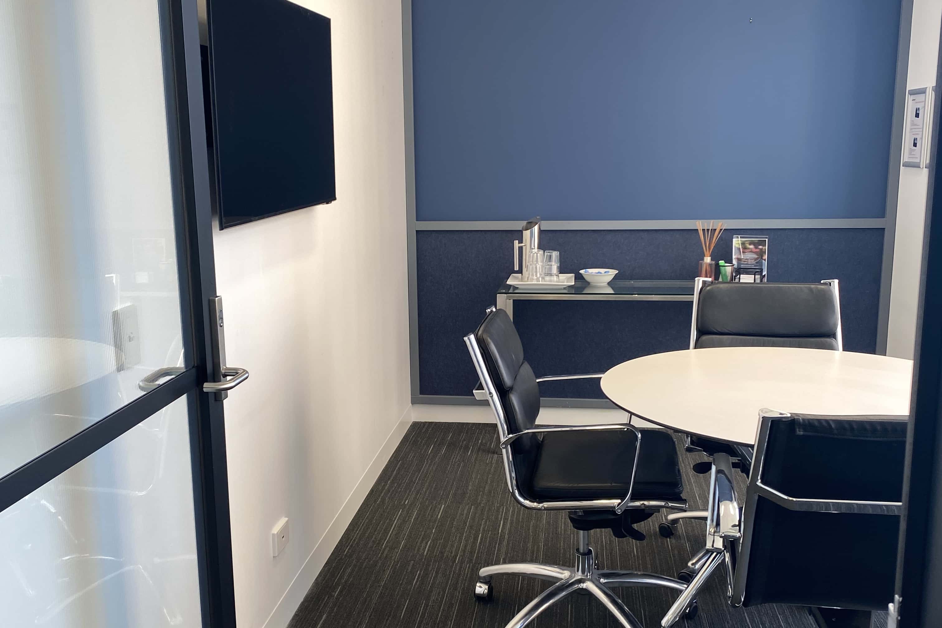 Fuju I 4 Person Meeting Room 1