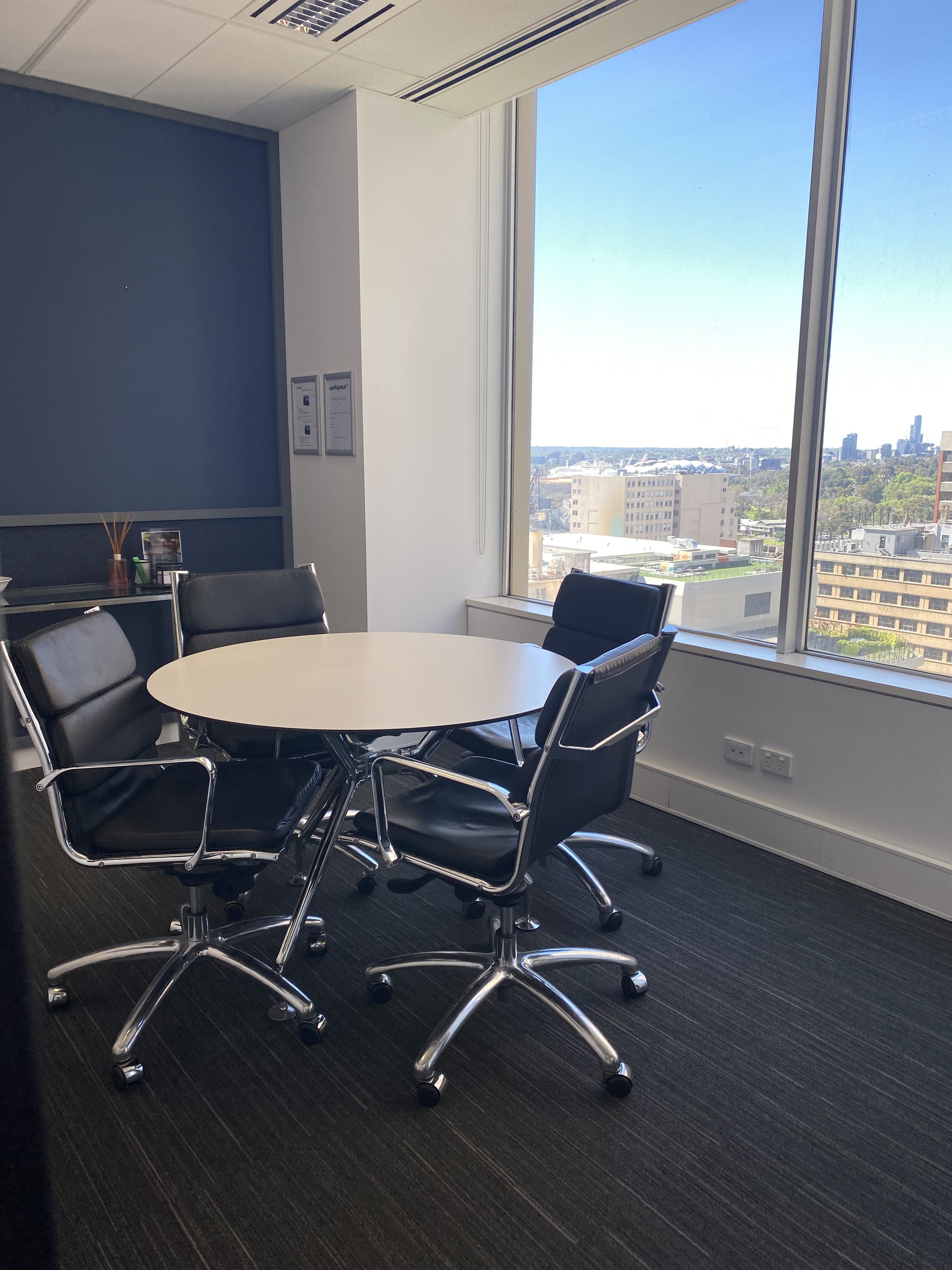 Fuju I 4 Person Meeting Room 