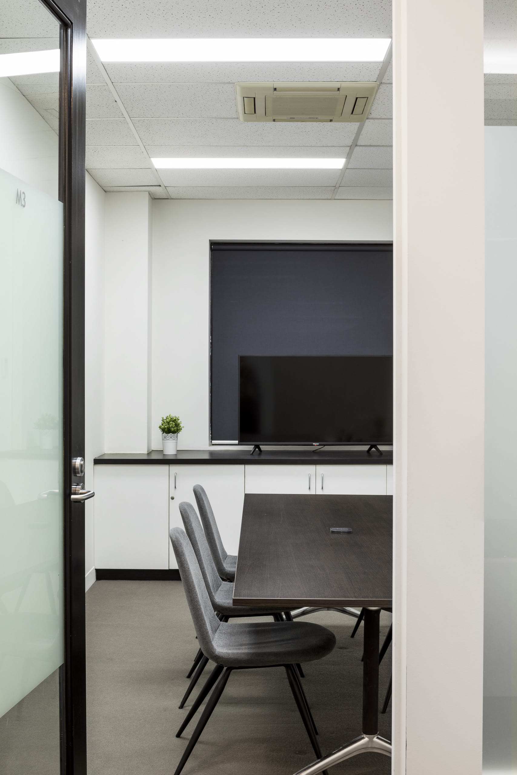 Market I 6 Person Meeting Room  1