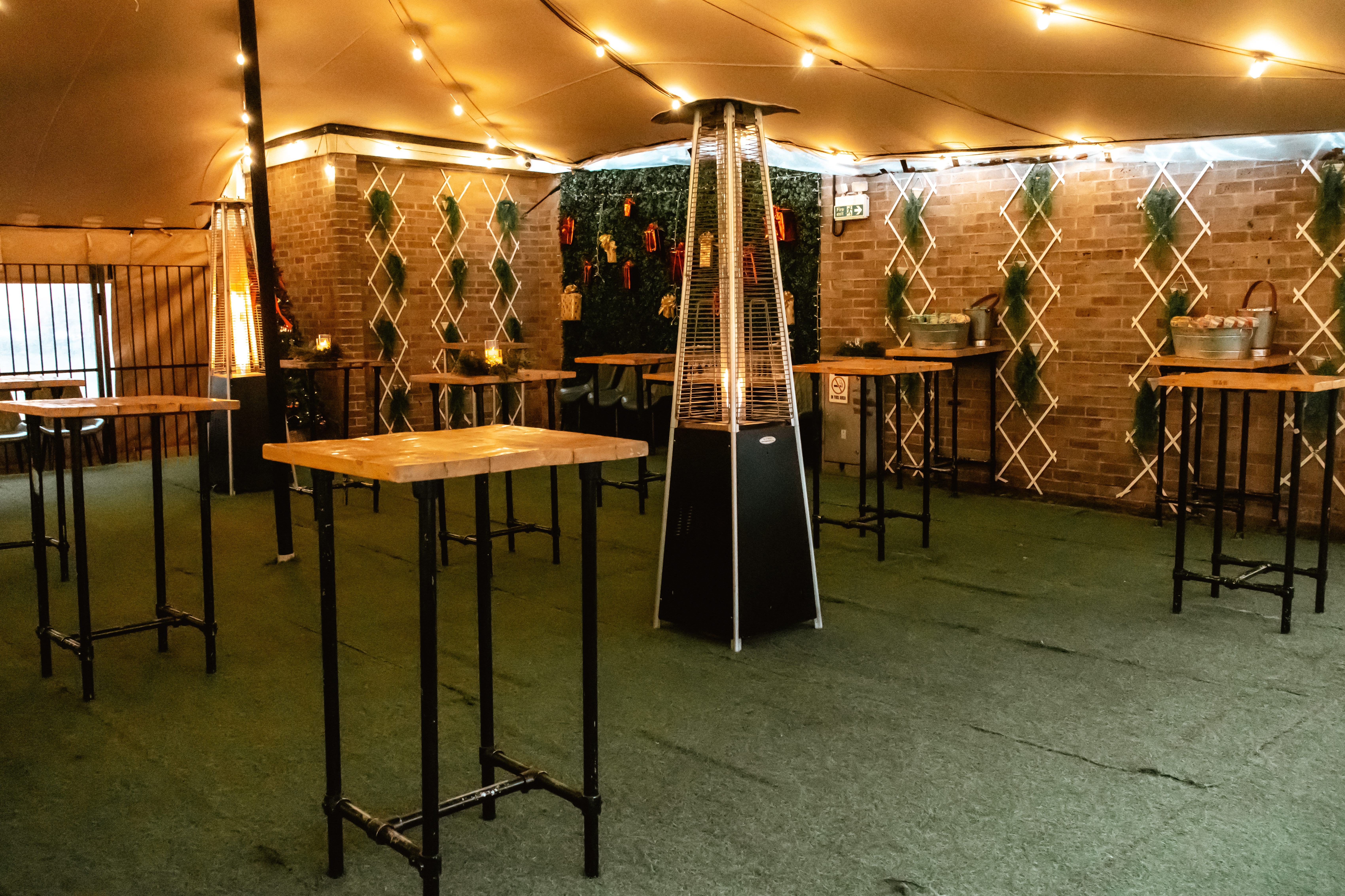 Finsbury Square Garden Bar 3