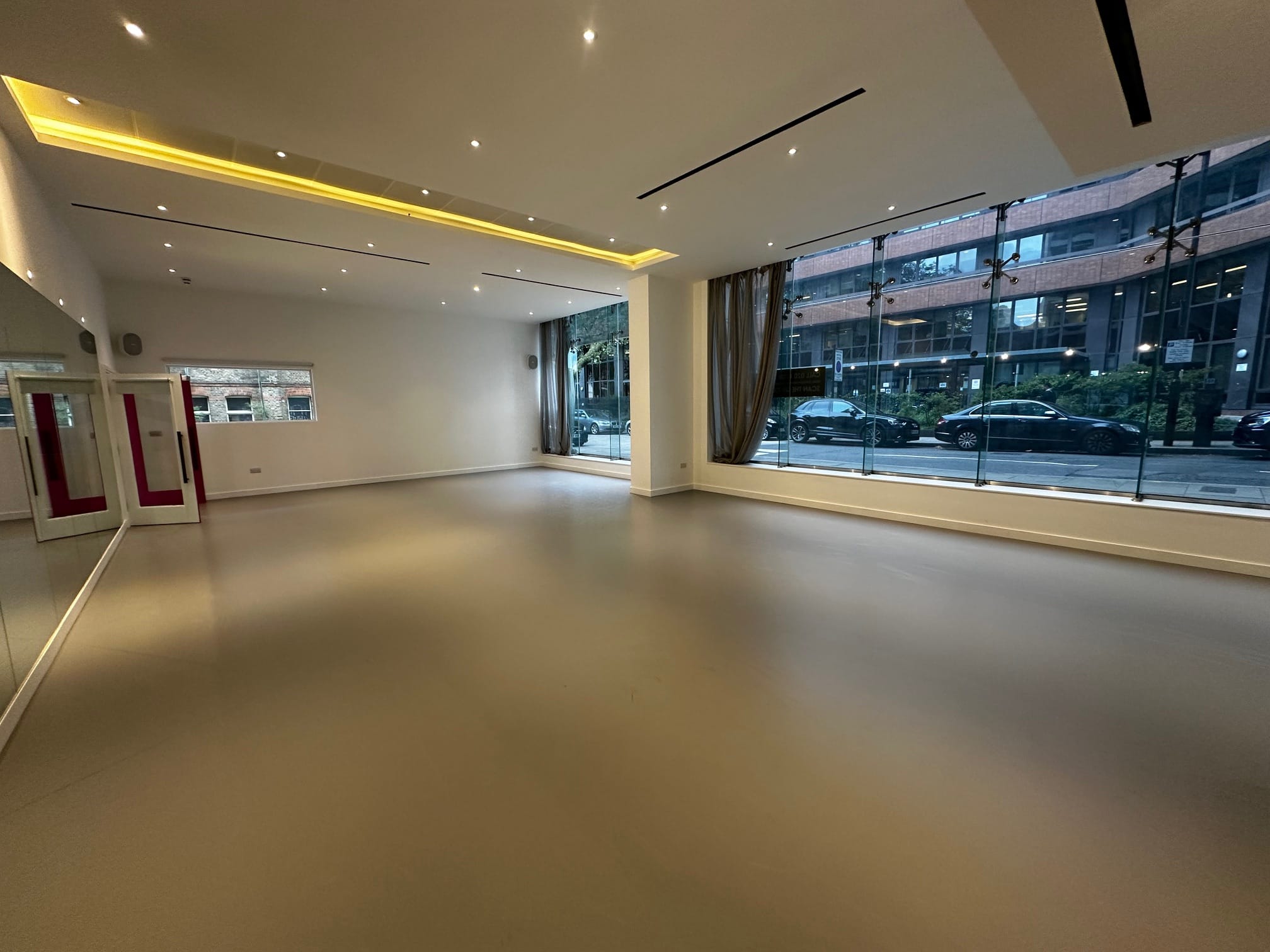 ID Studios - Studio Lux 0