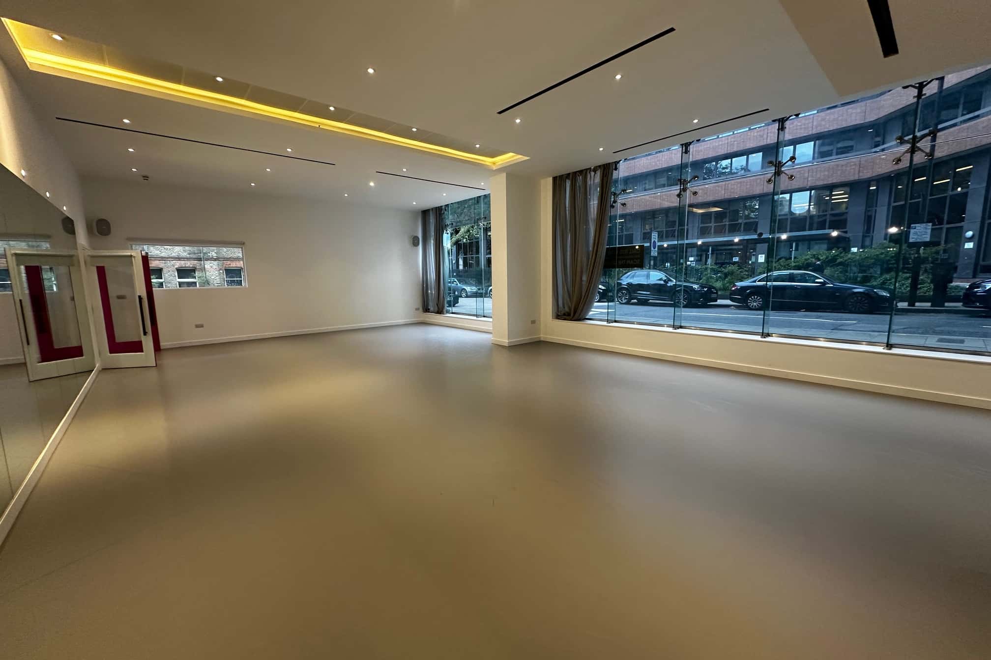 ID Studios - Studio Lux 0