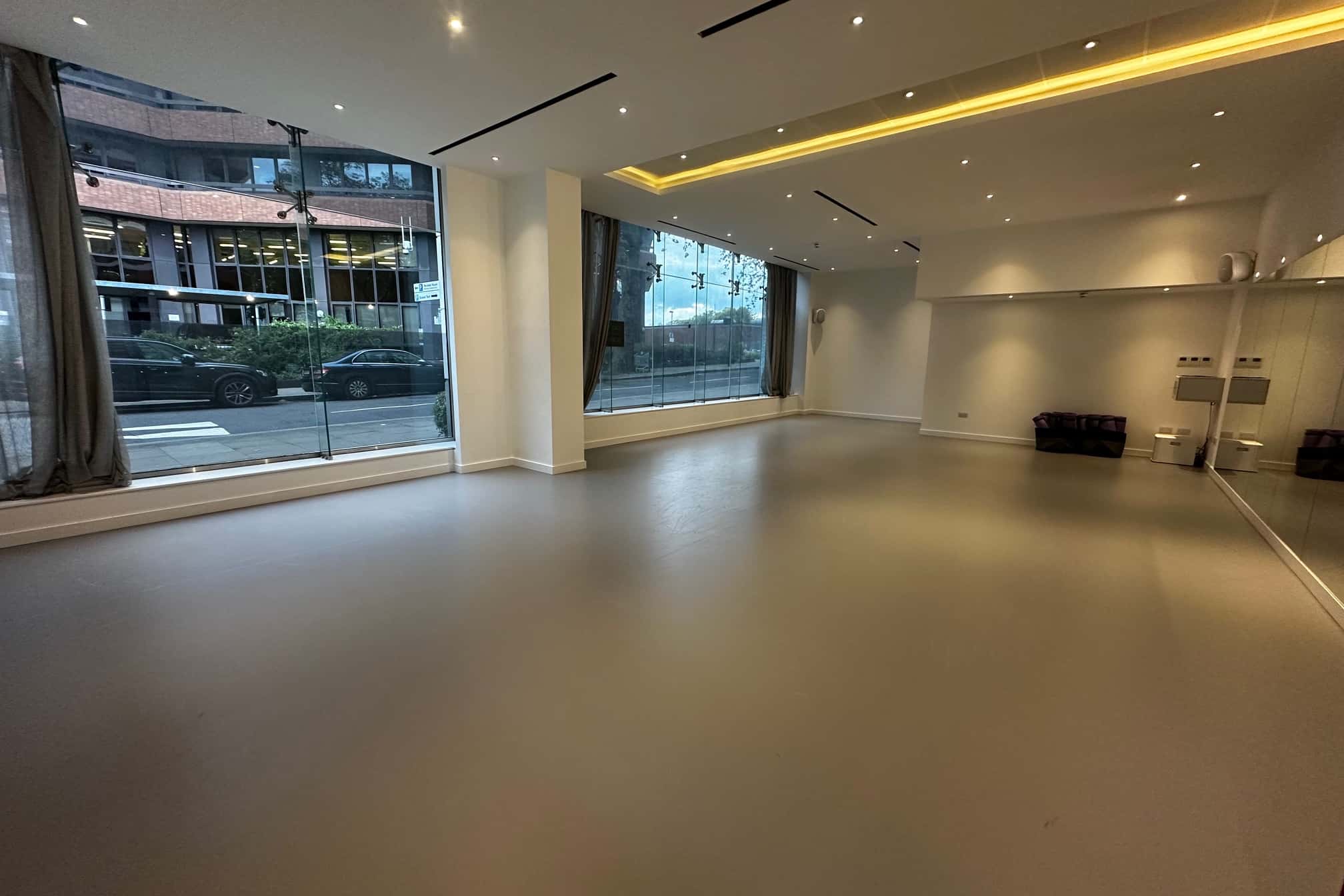 ID Studios - Studio Lux 2