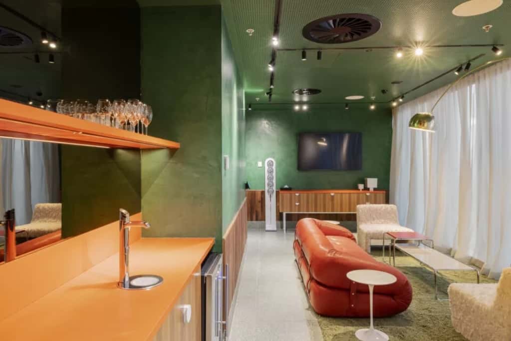 Main Hall and Pre-Function Area 8