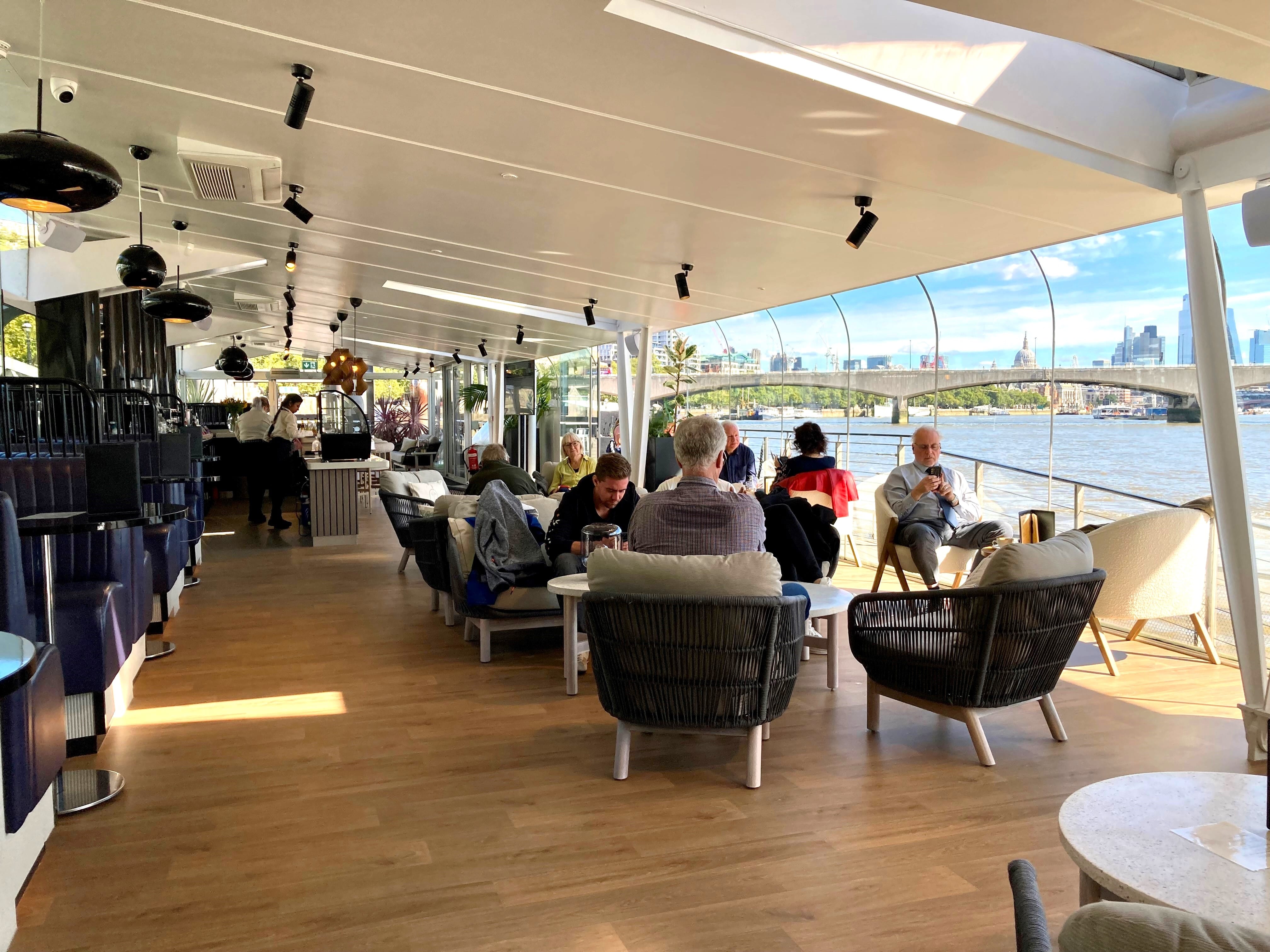 Clipper Lounge EMB 1