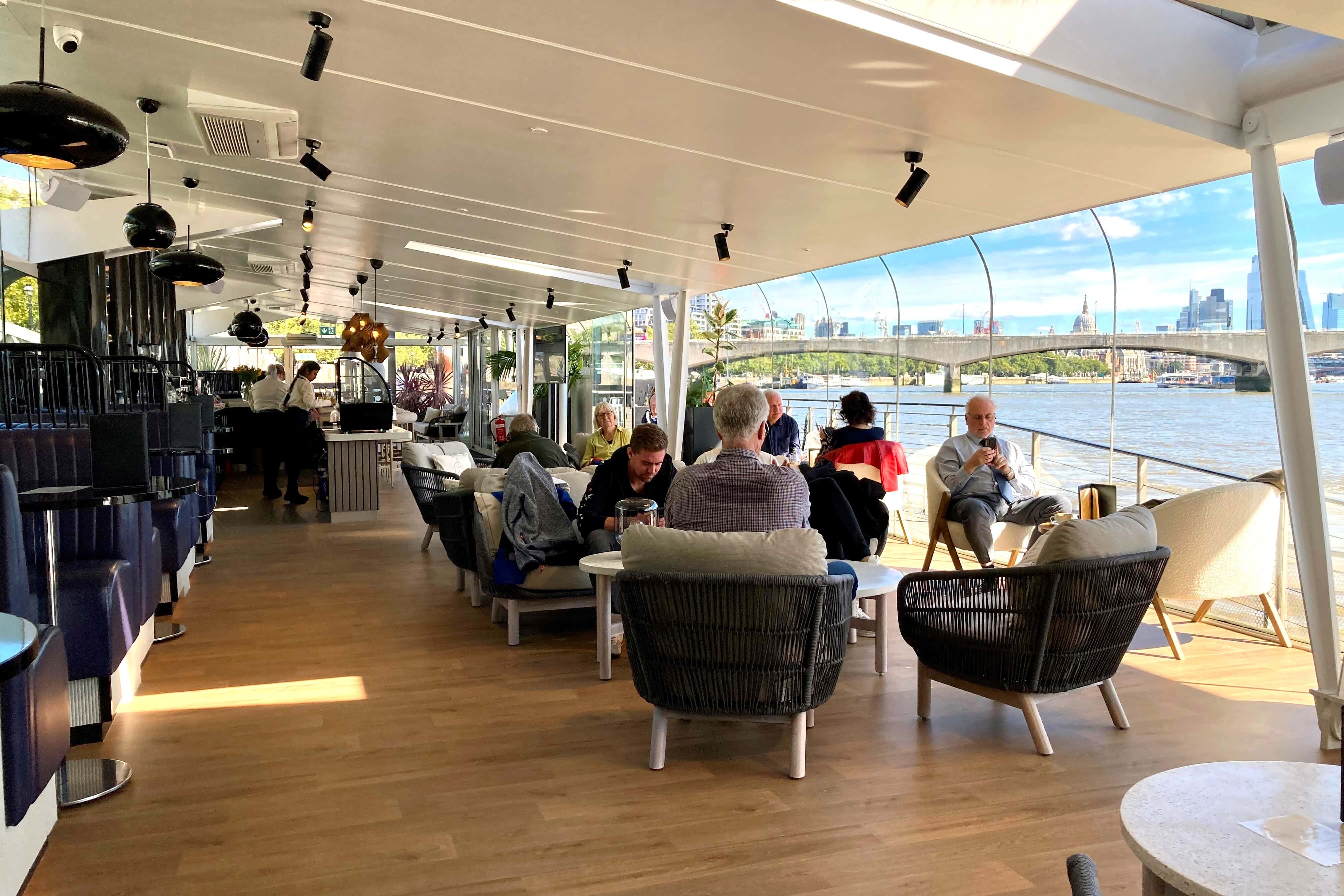 Clipper Lounge EMB 1