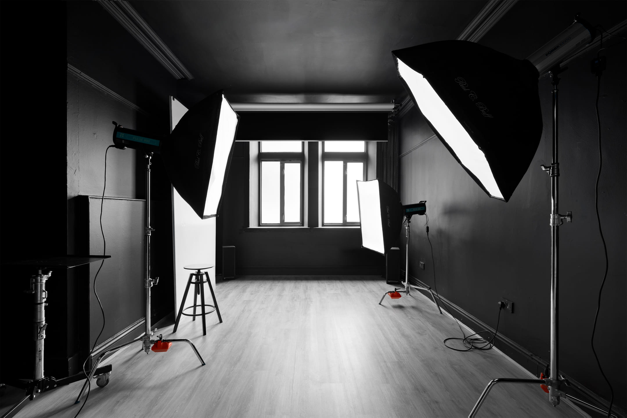 50Hz Photography & Video Studio Rental – Ideal for Portraits, Still Life, and More! 1