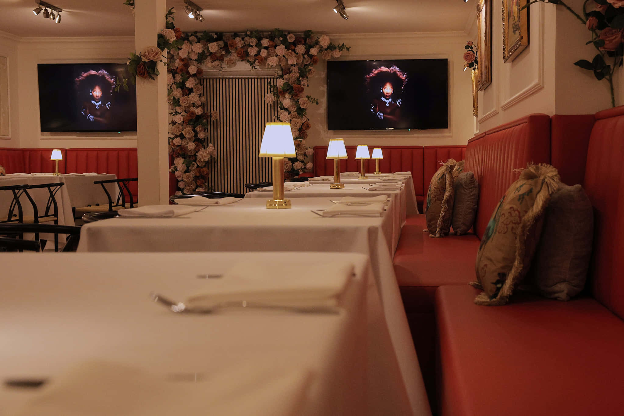 The Hideaway Orange Room 8