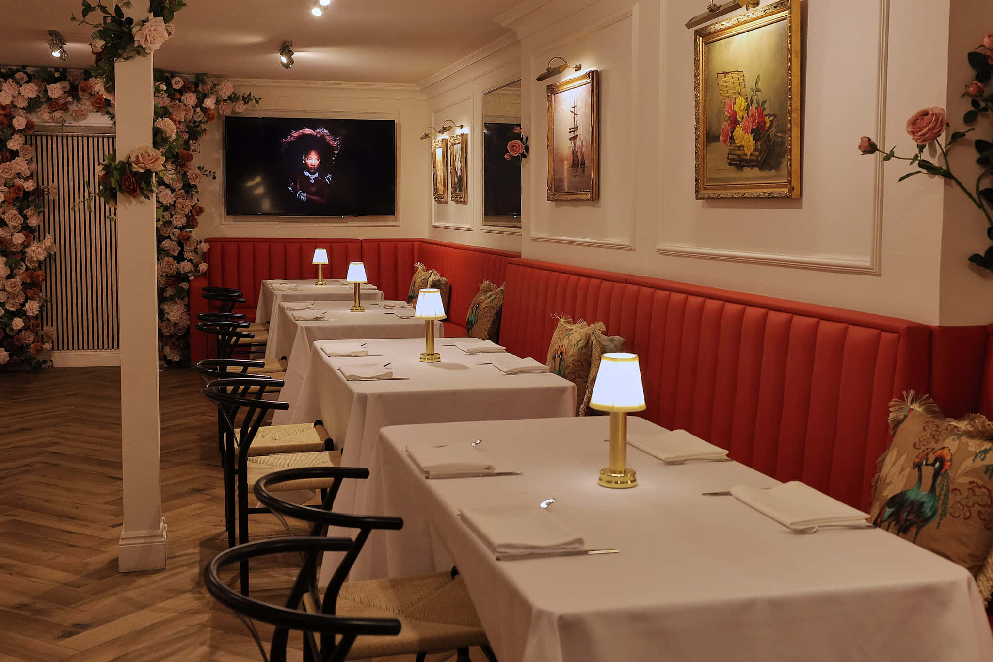 The Hideaway Orange Room 10