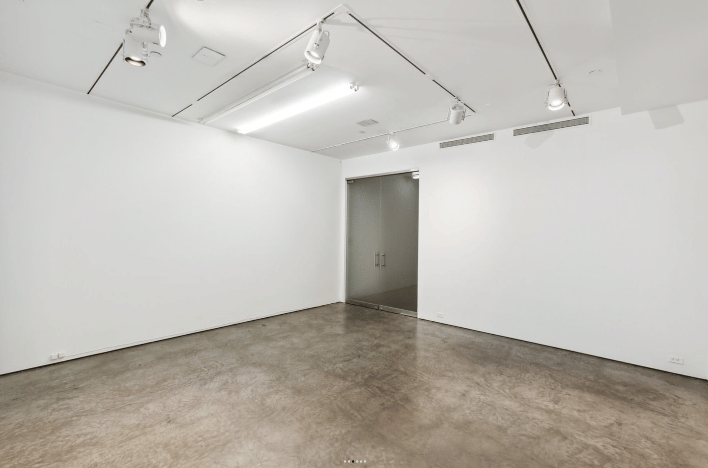 Ground Floor - Spacious Chelsea Gallery Space 2