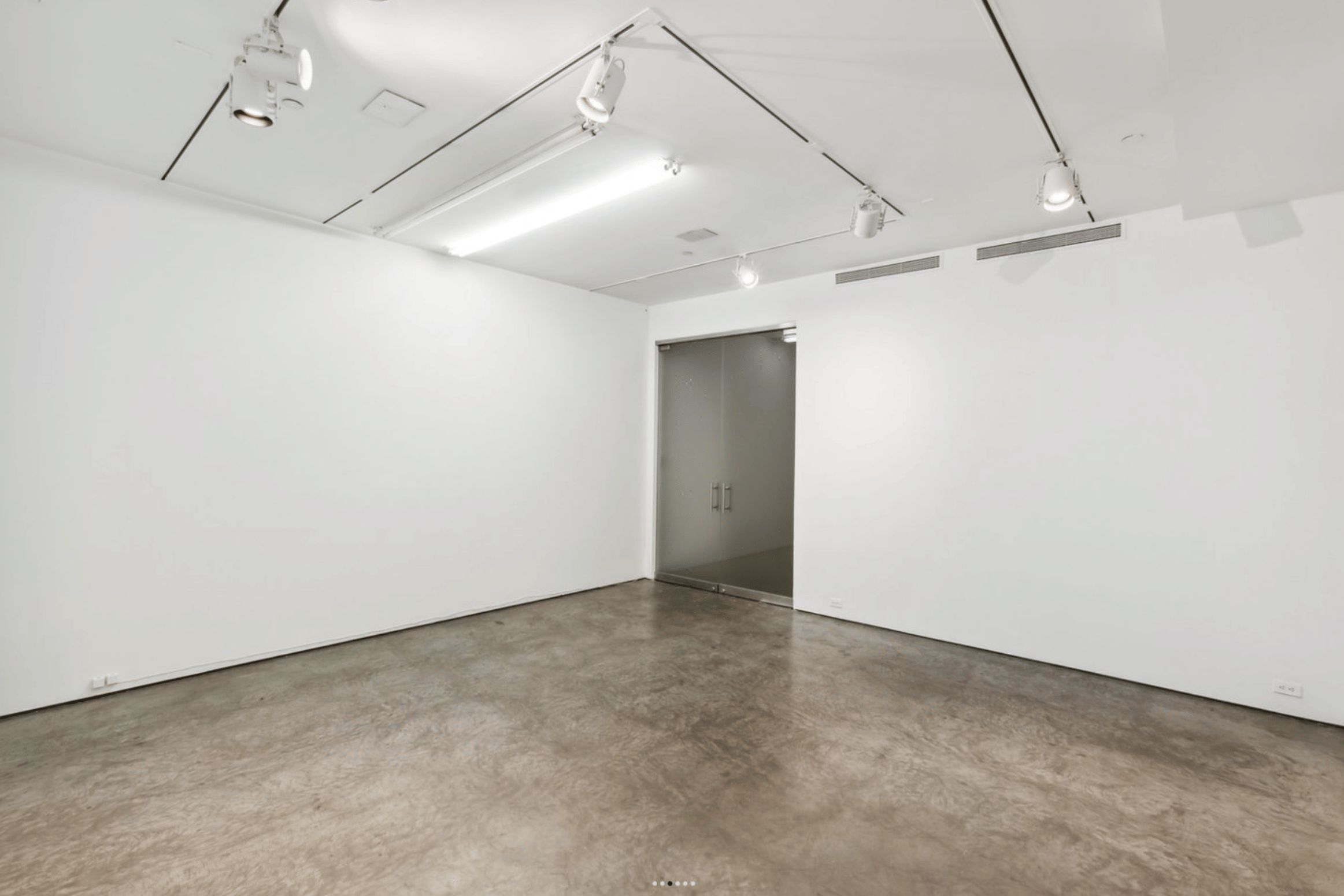 Ground Floor - Spacious Chelsea Gallery Space 2