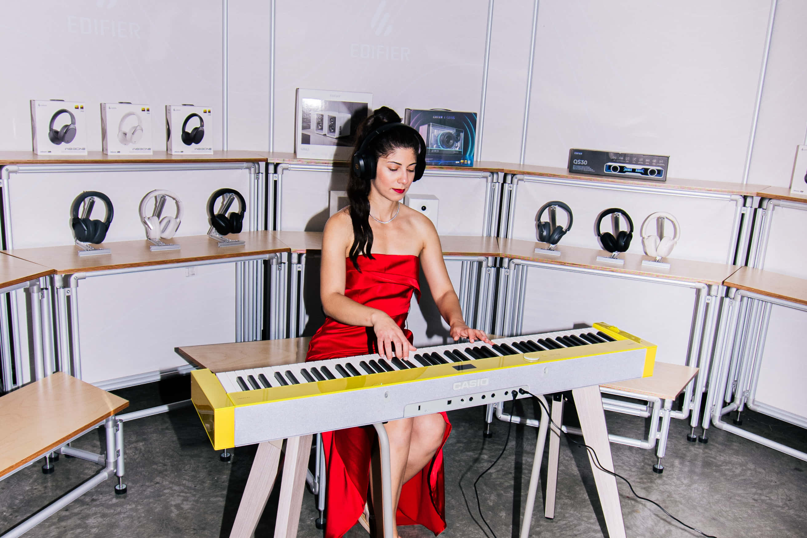 Ground Floor - Spacious Chelsea Gallery Space 8