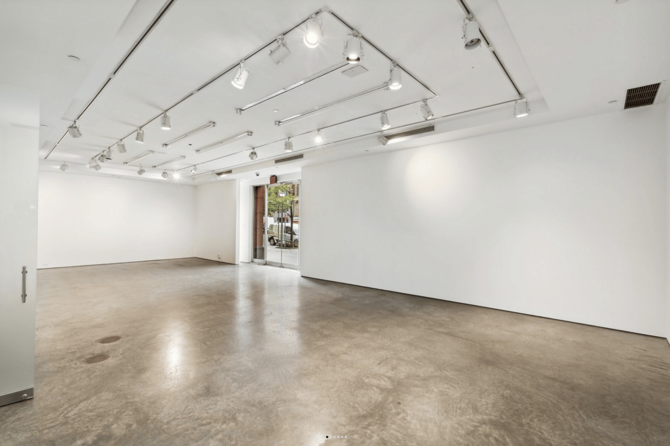 Ground Floor - Spacious Chelsea Gallery Space 1