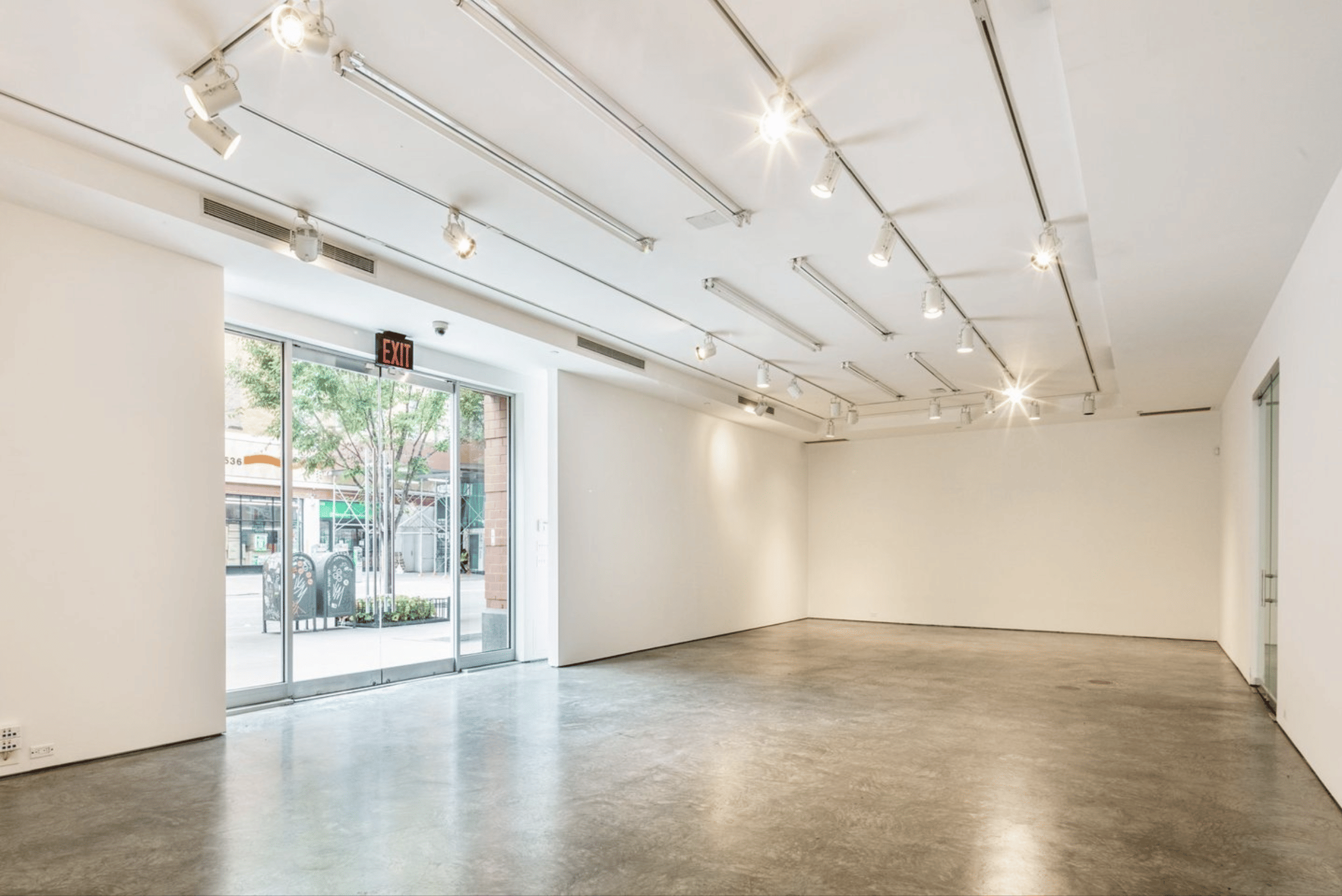 Ground Floor - Spacious Chelsea Gallery Space 0