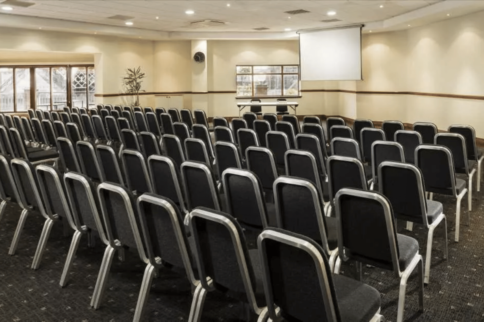 Glamorgan Suite 3D tour