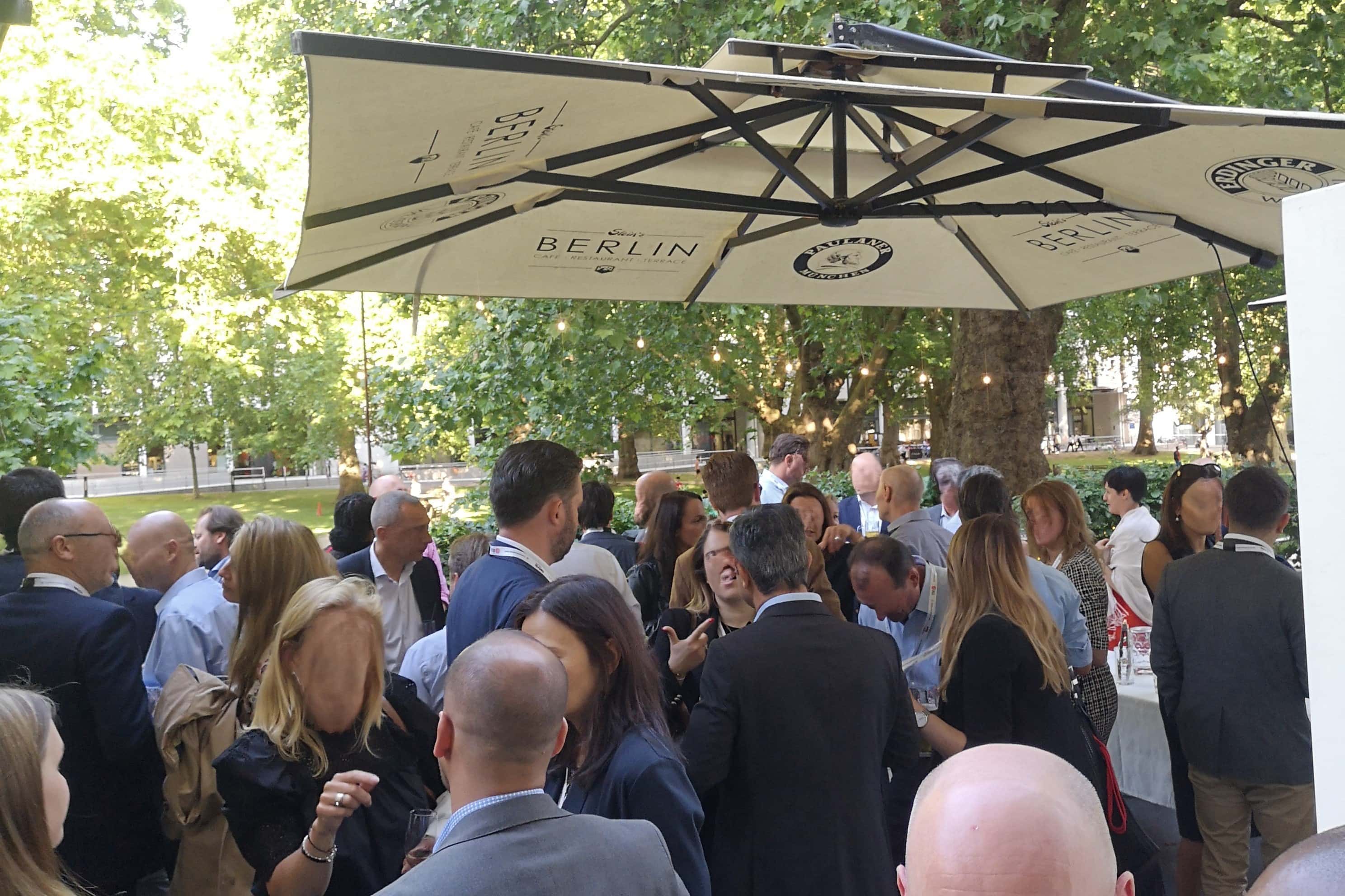 Indoor and outdoor up to 180 people standing 0